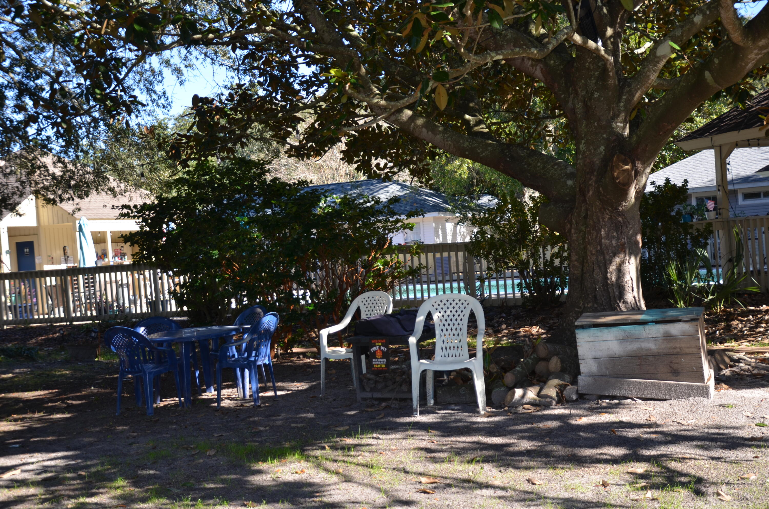 MAGNOLIA BAY CLUB - Residential