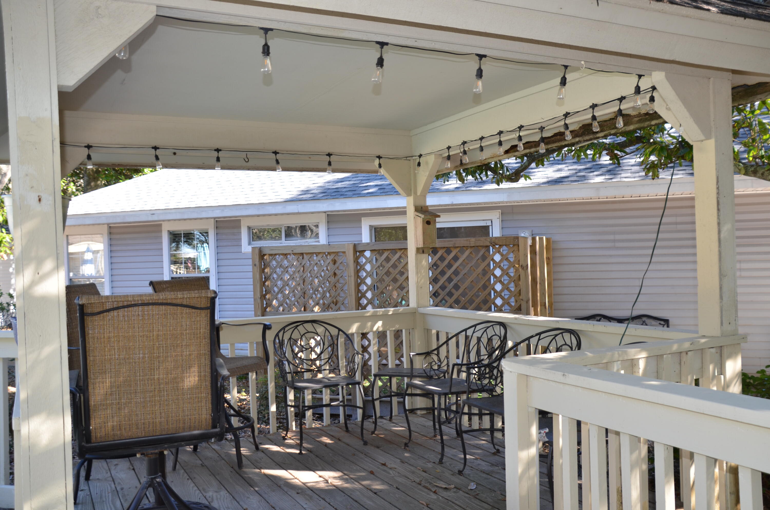 MAGNOLIA BAY CLUB - Residential