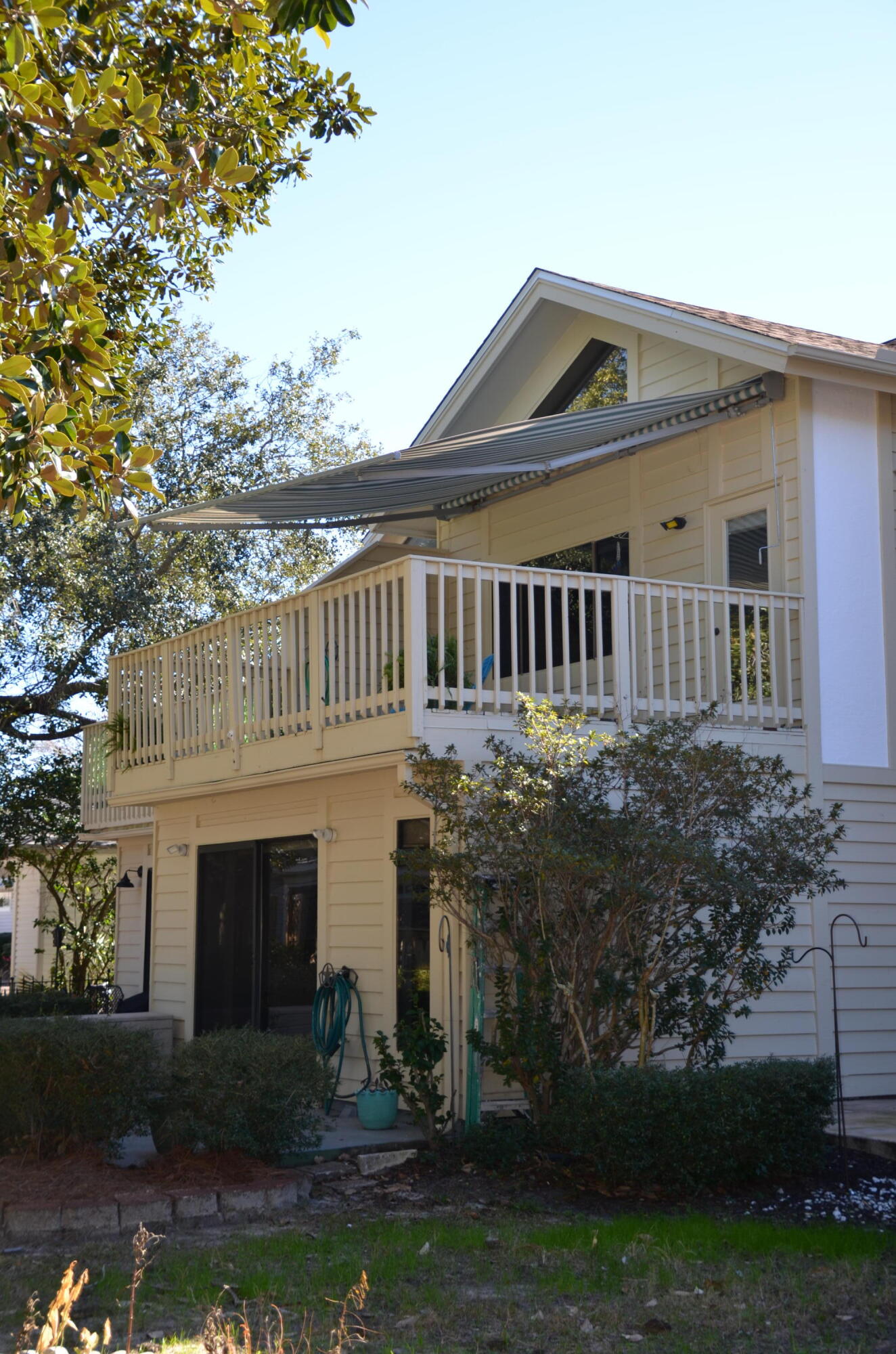 MAGNOLIA BAY CLUB - Residential