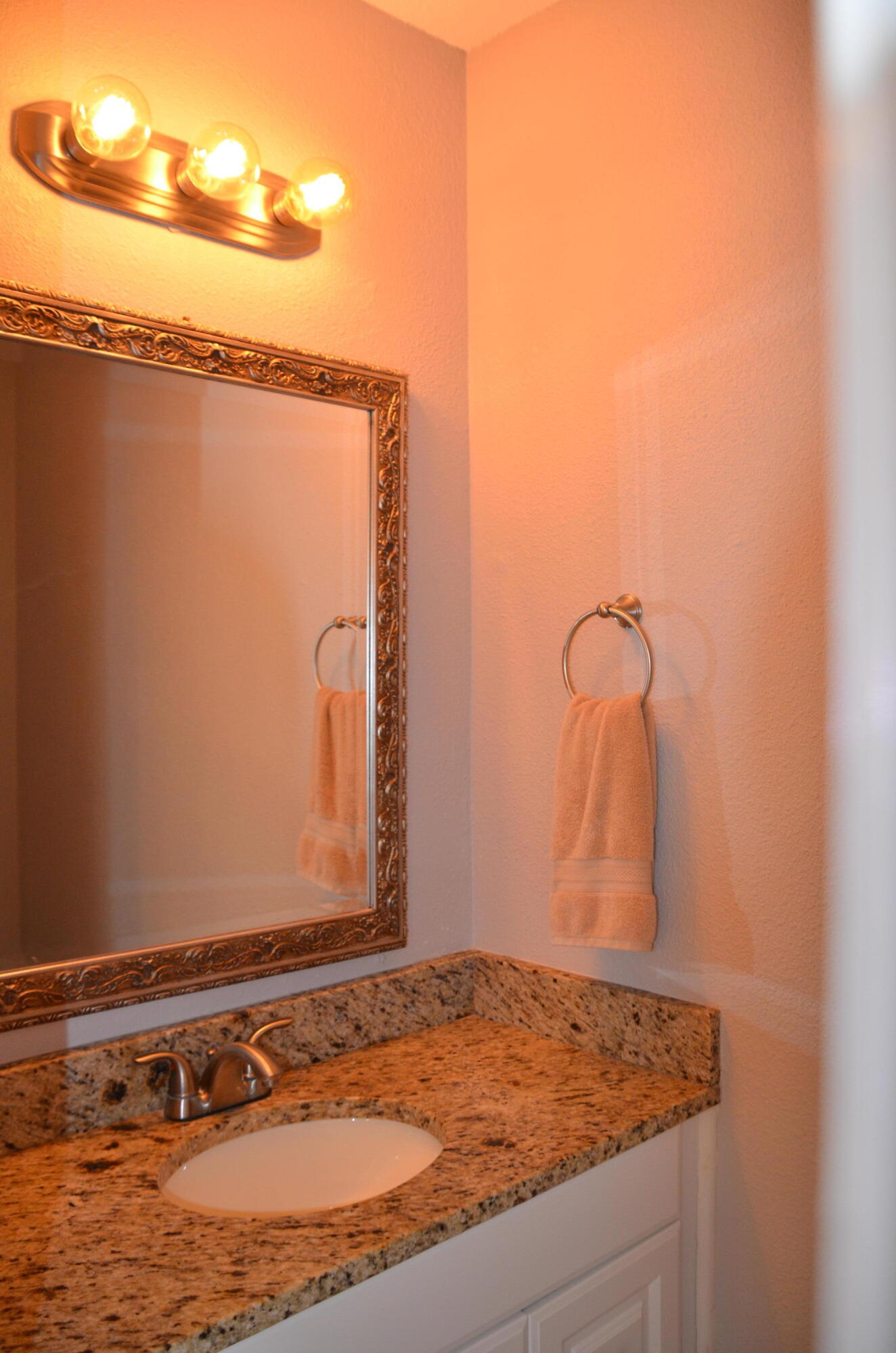 MAGNOLIA BAY CLUB - Residential