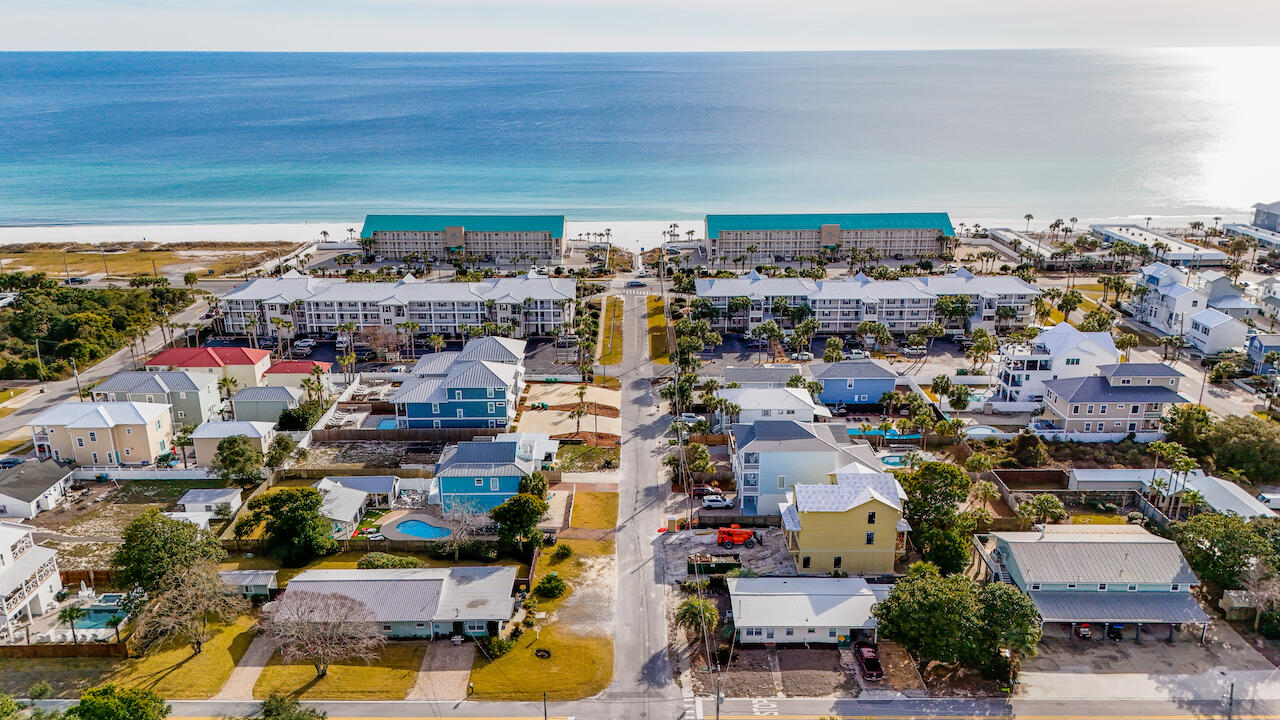 CRYSTAL BEACH - Residential