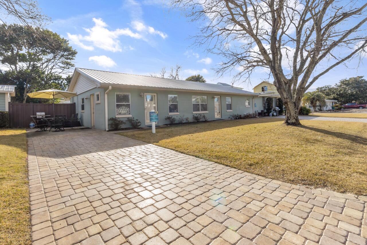 CRYSTAL BEACH - Residential