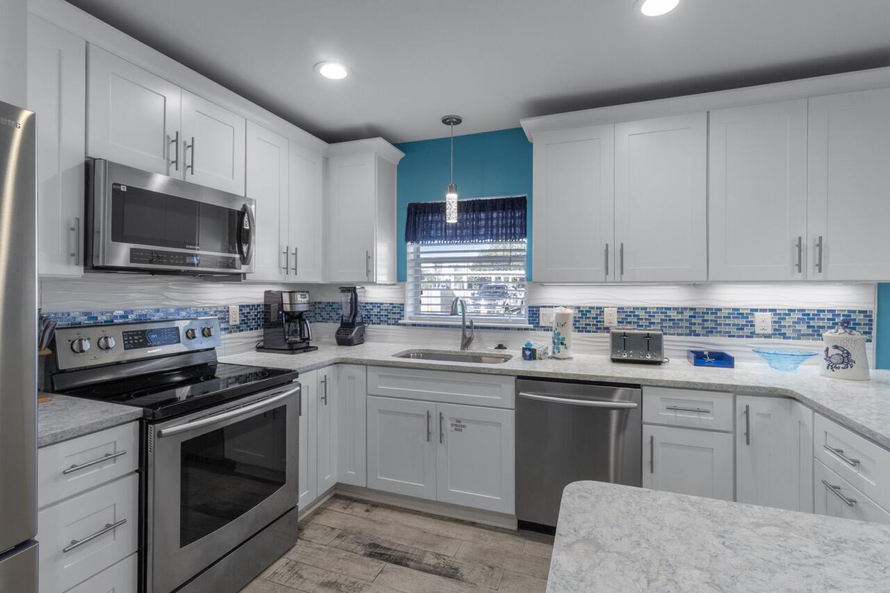 CRYSTAL BEACH - Residential