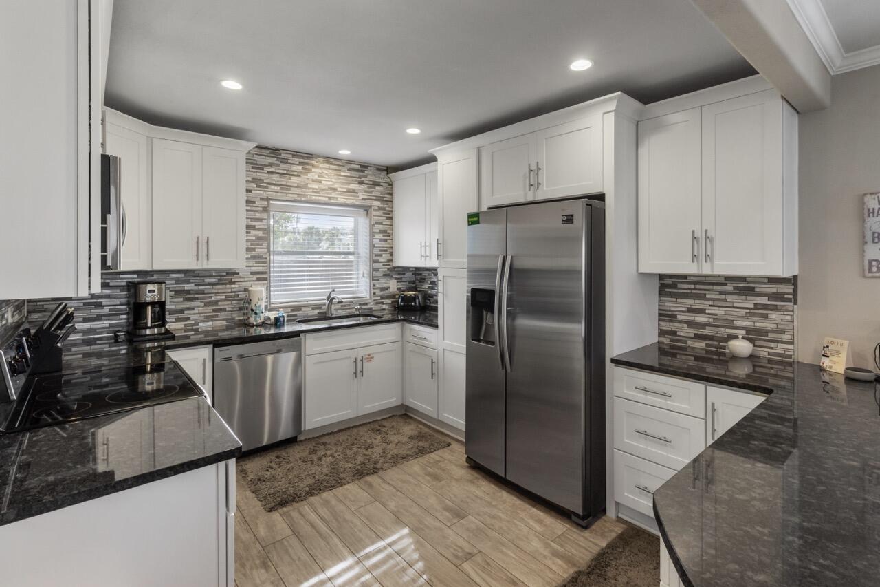 CRYSTAL BEACH - Residential