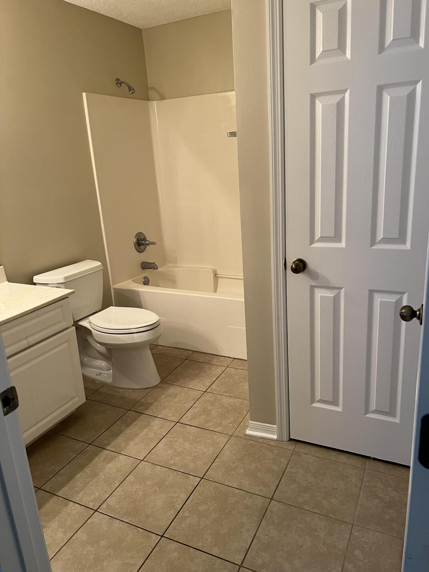 THE FLORIDA CLUB - Residential Lease