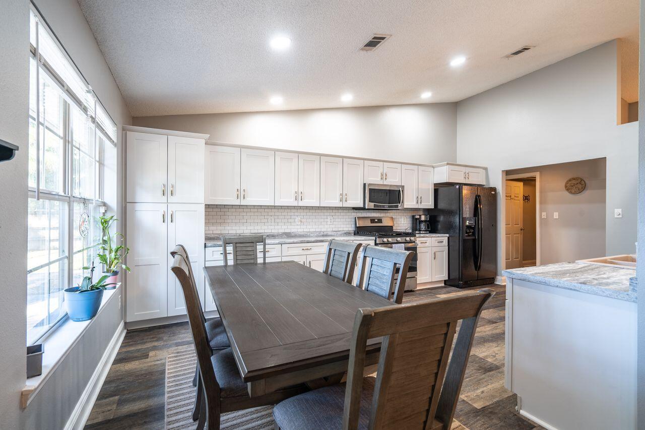 NAVARRE S/D 2ND ADDN - Residential