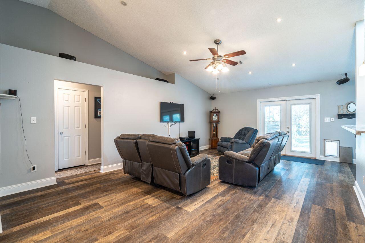 NAVARRE S/D 2ND ADDN - Residential