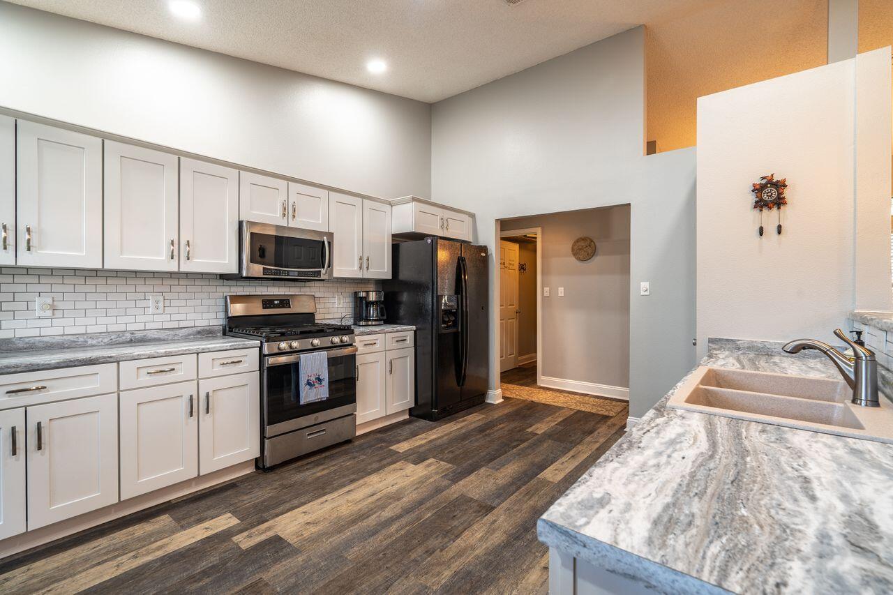 NAVARRE S/D 2ND ADDN - Residential