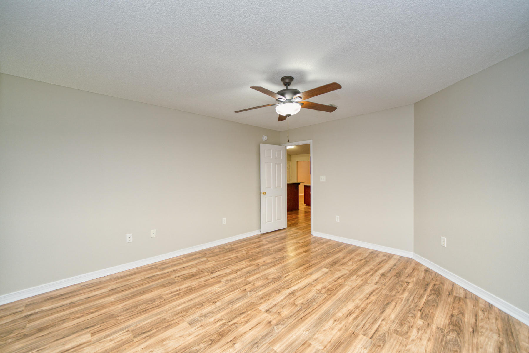 CREETWOODS - Residential