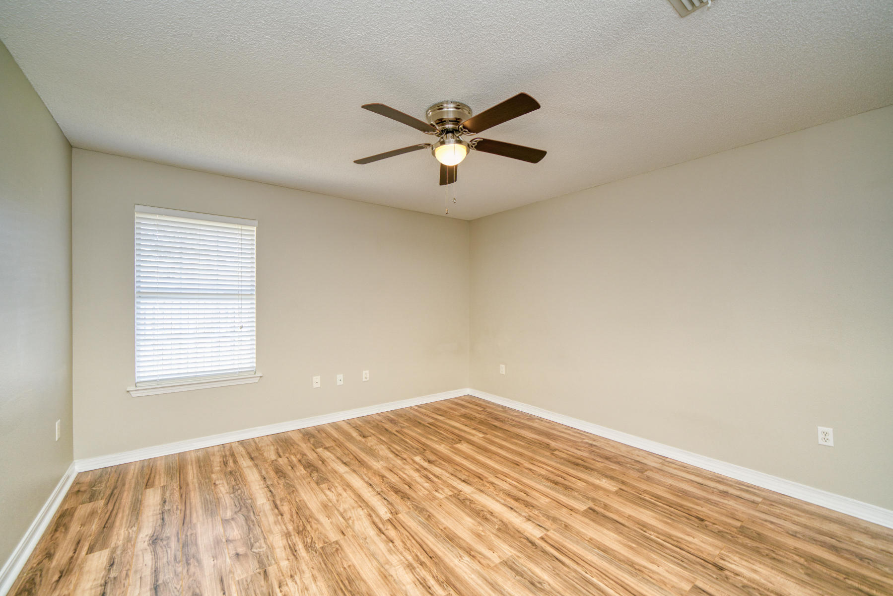 CREETWOODS - Residential