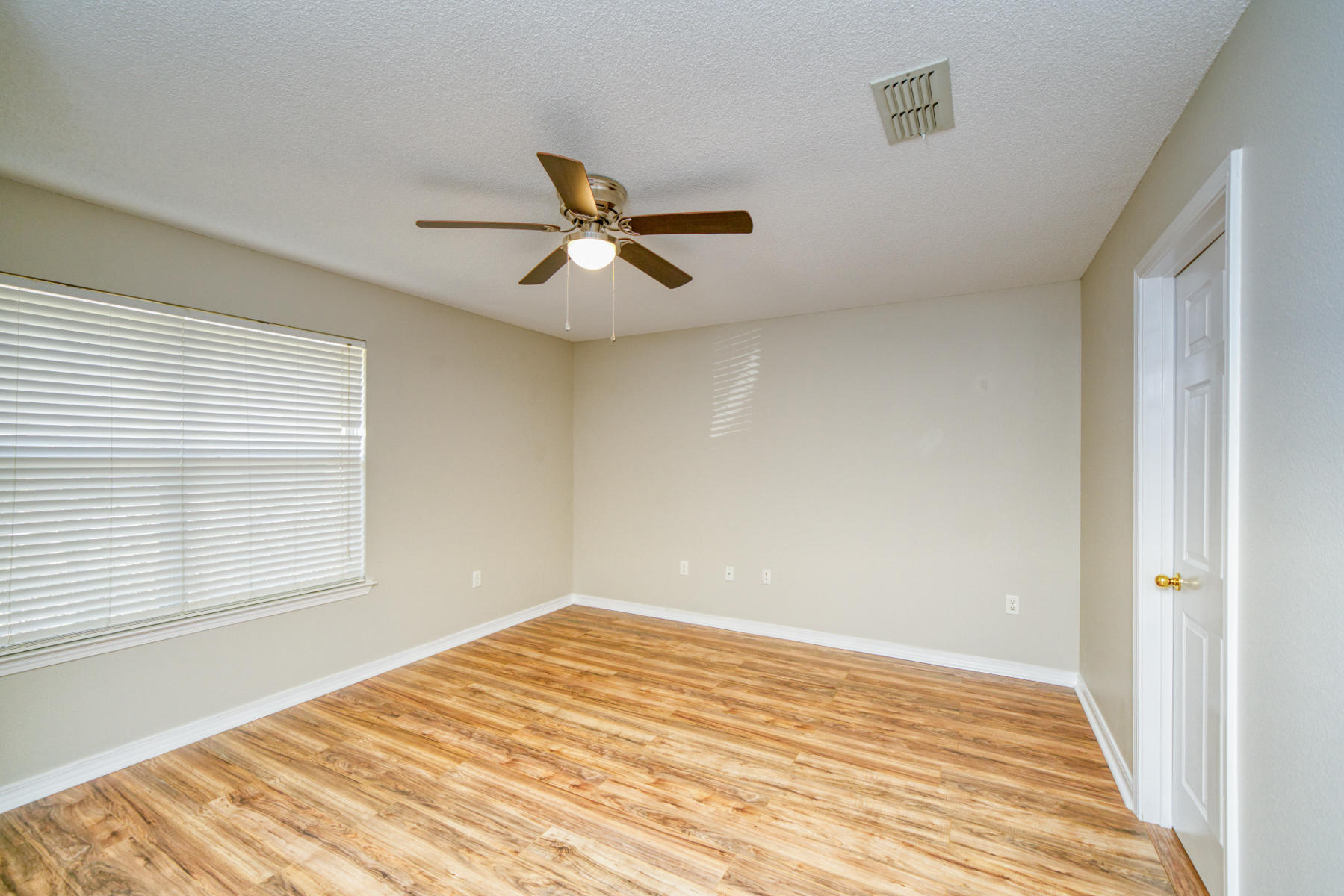 CREETWOODS - Residential