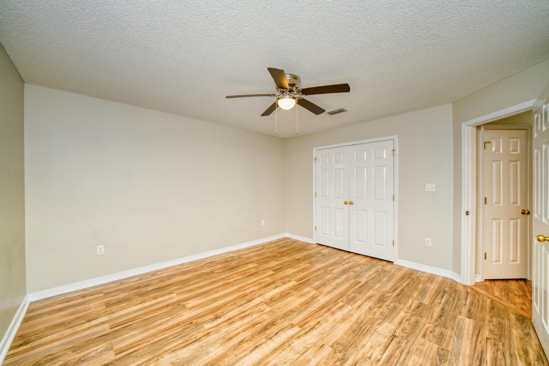 CREETWOODS - Residential