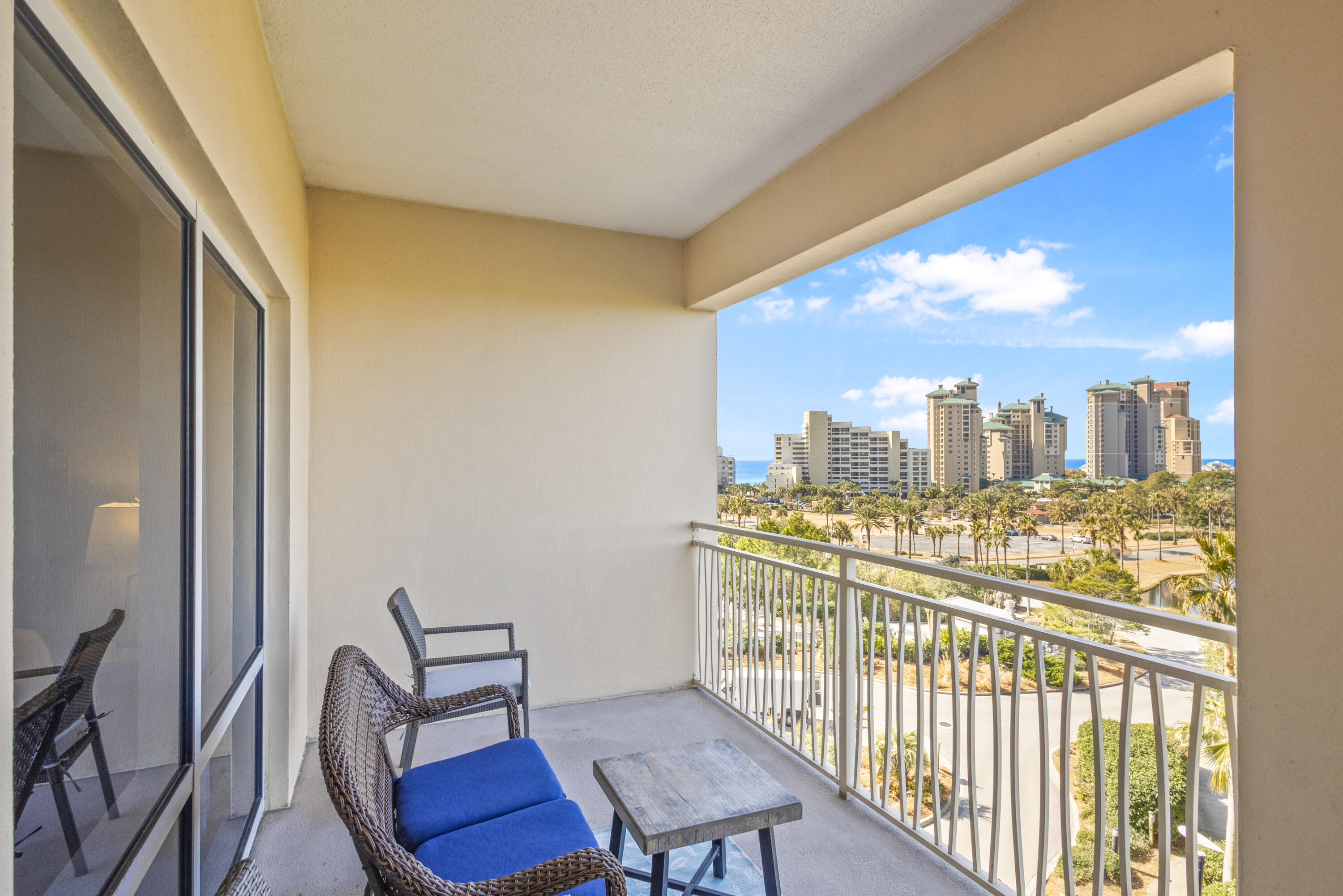 LUAU 1 - Residential