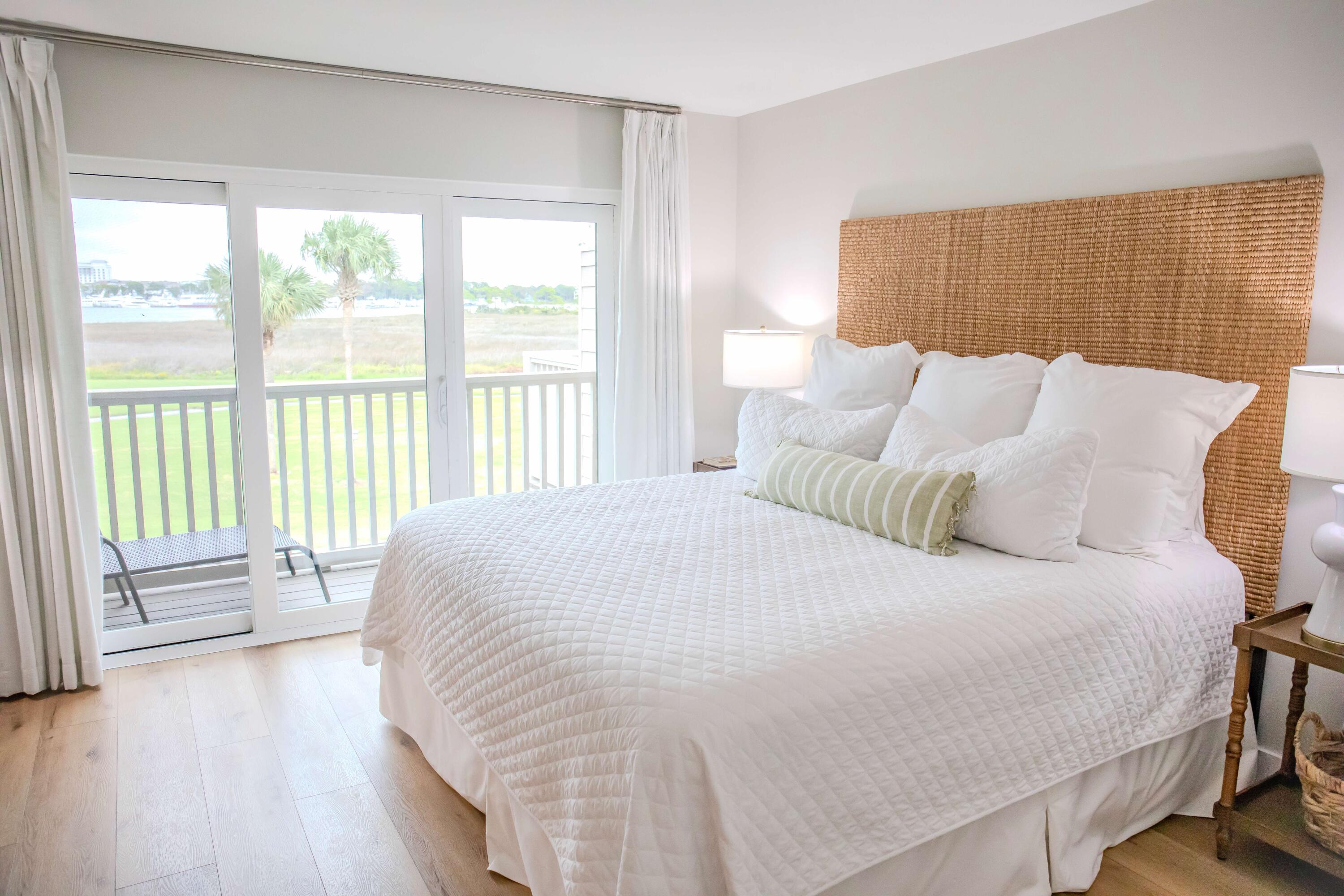 HARBOUR POINT CONDO - Residential