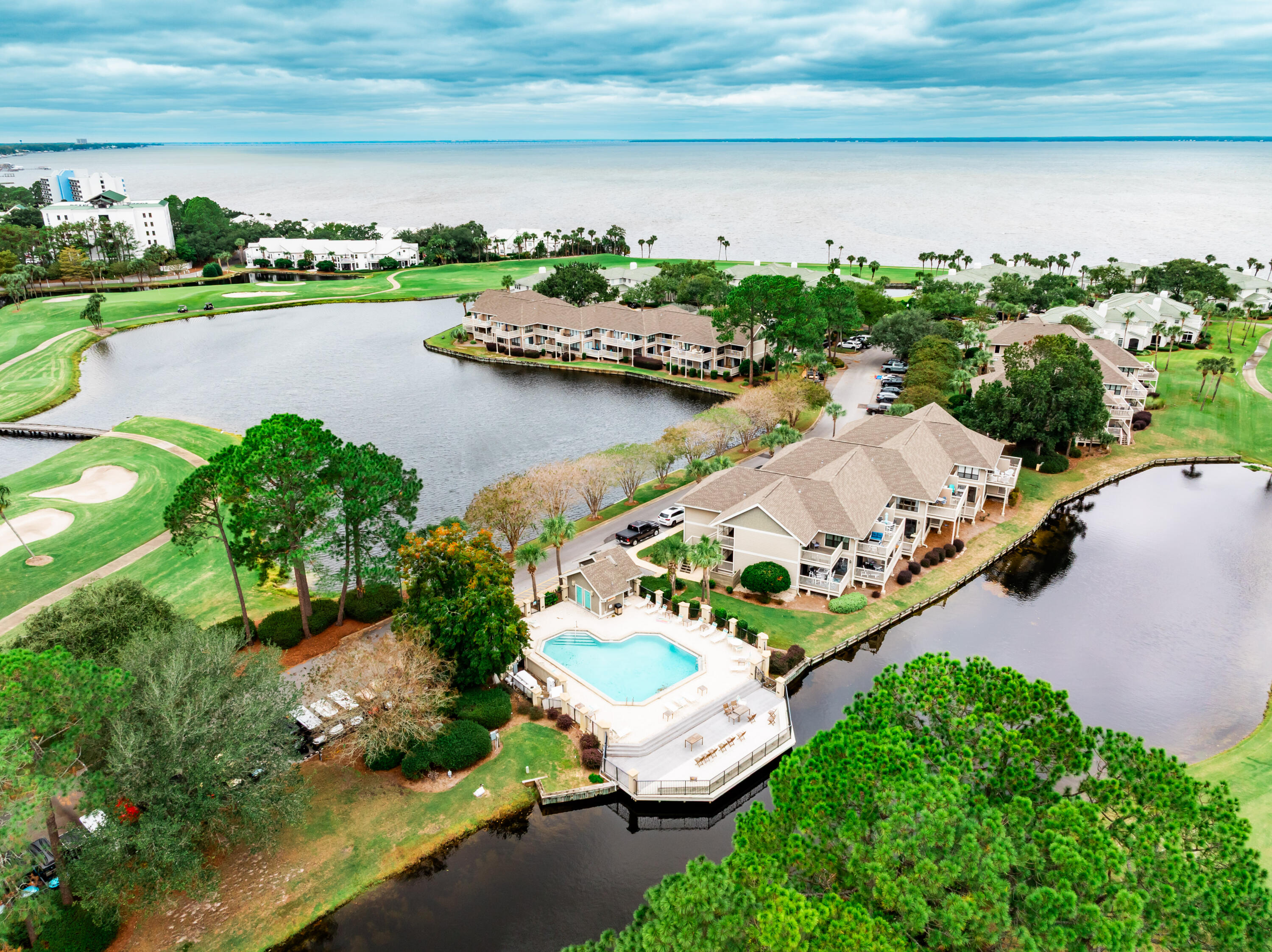 HARBOUR POINT CONDO - Residential