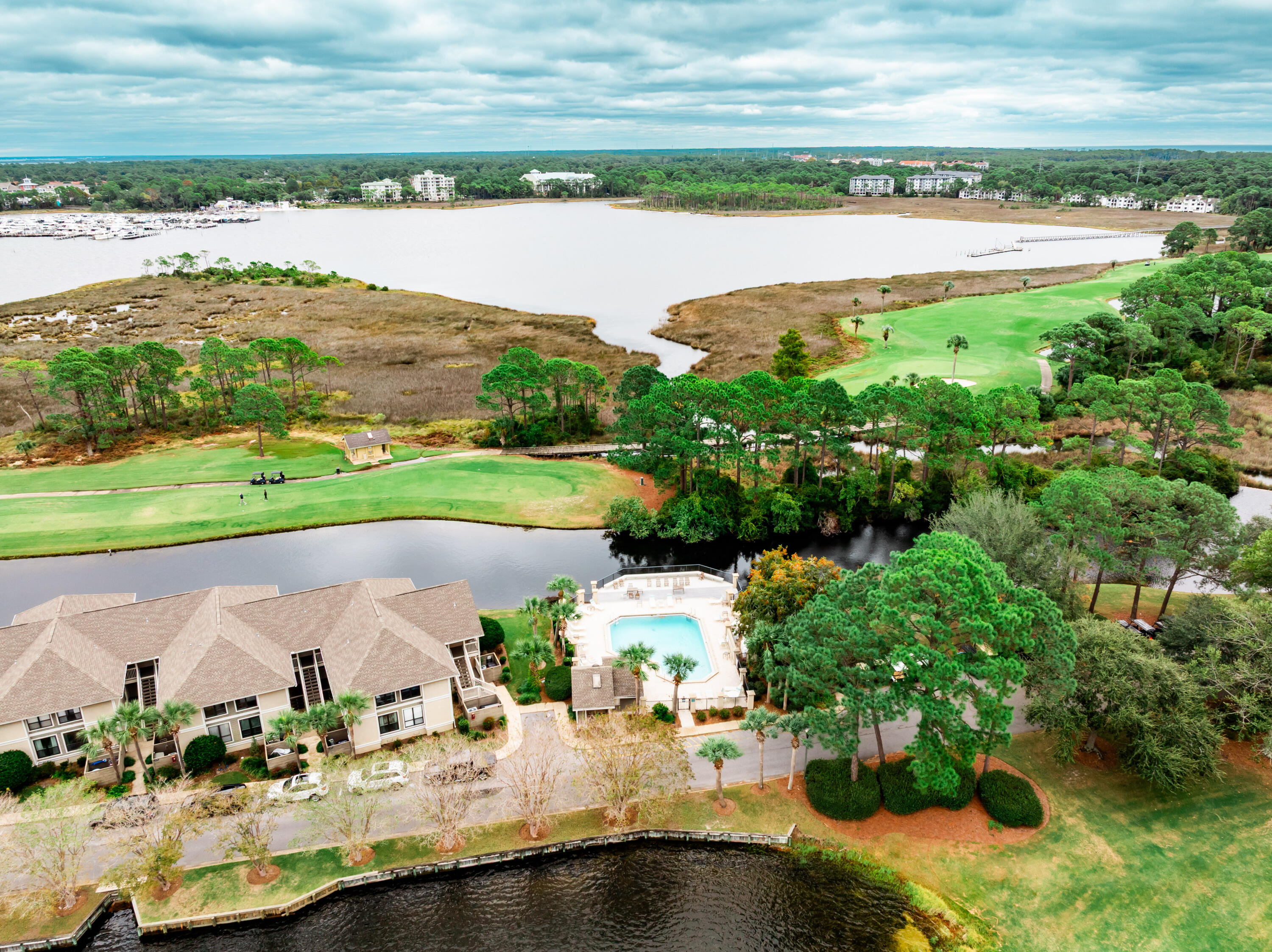 HARBOUR POINT CONDO - Residential