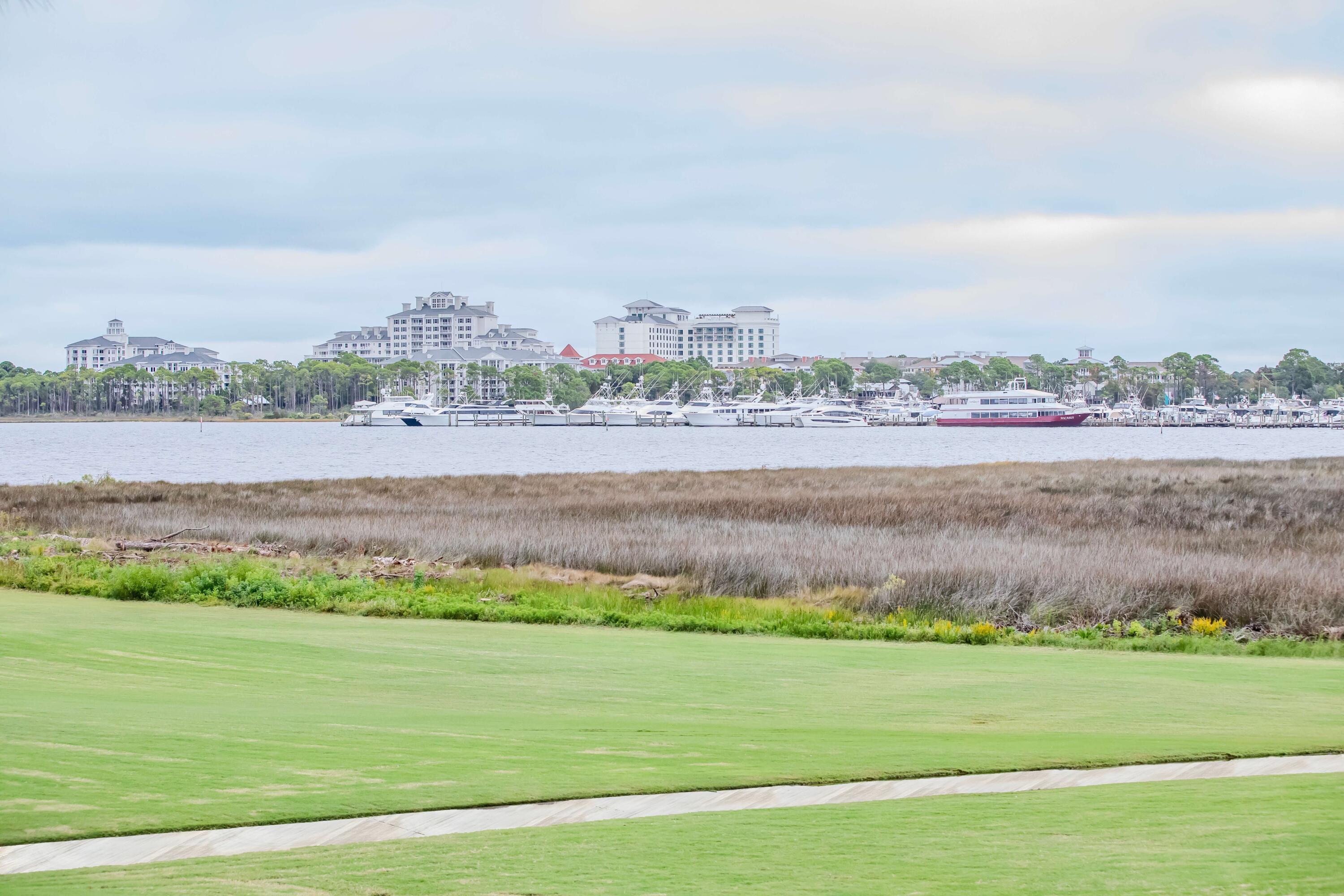 HARBOUR POINT CONDO - Residential