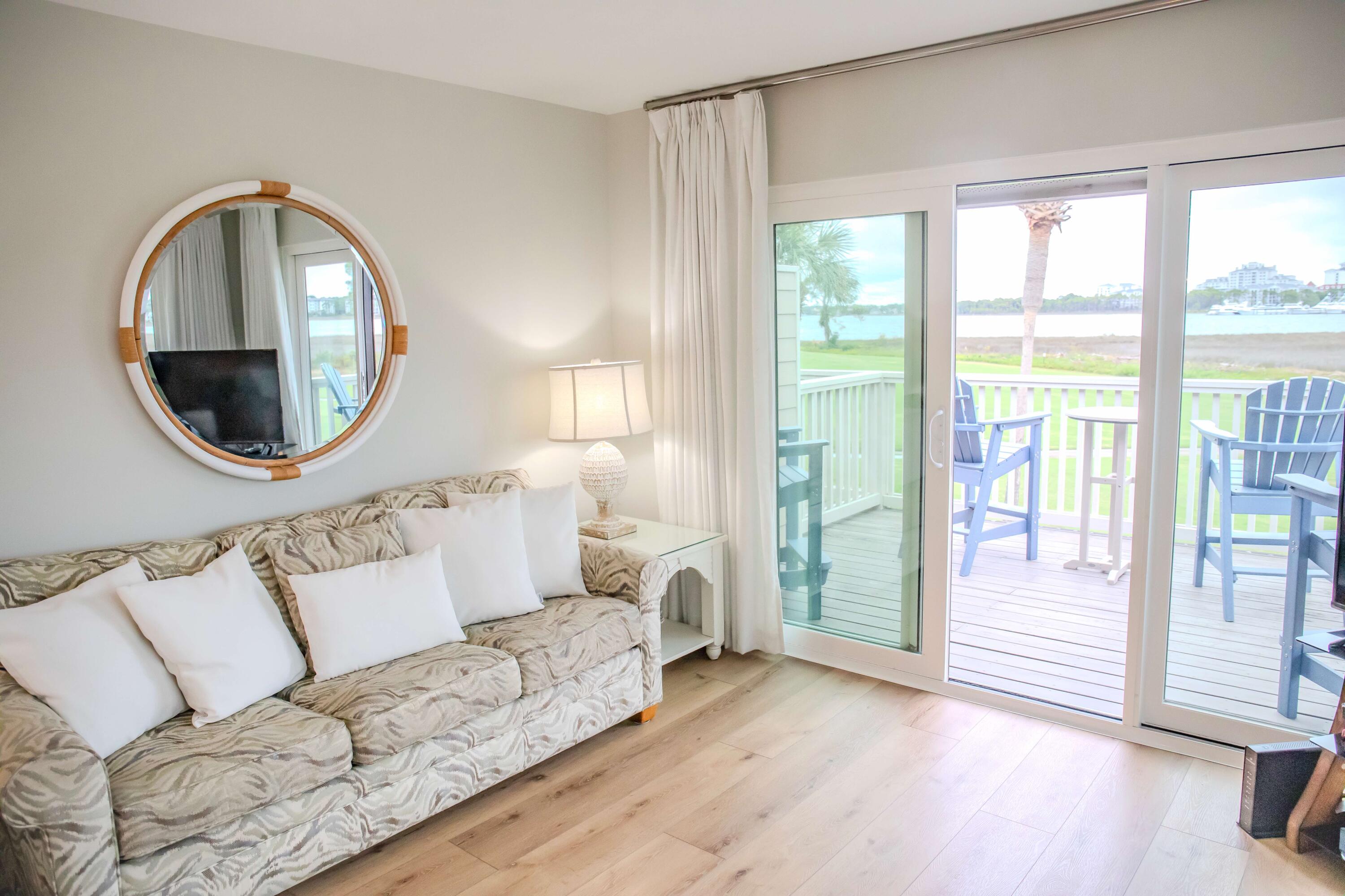 HARBOUR POINT CONDO - Residential