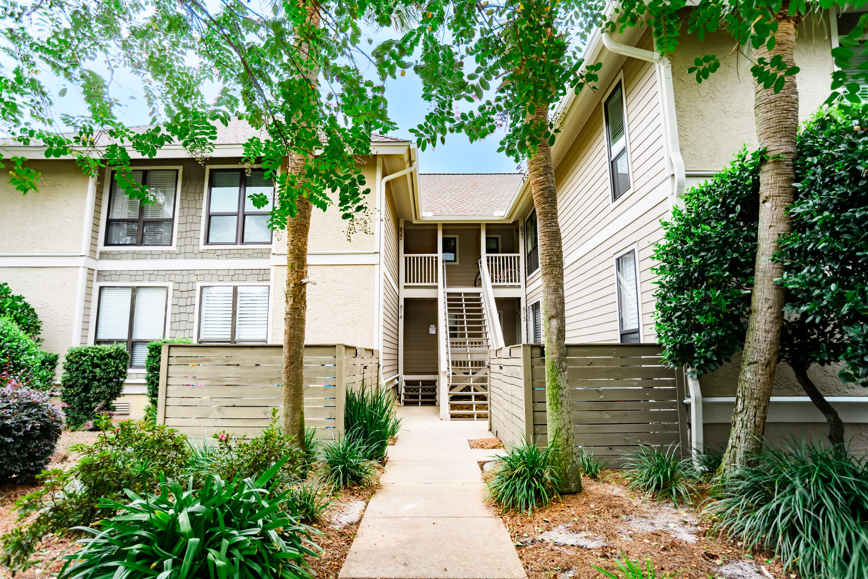 HARBOUR POINT CONDO - Residential