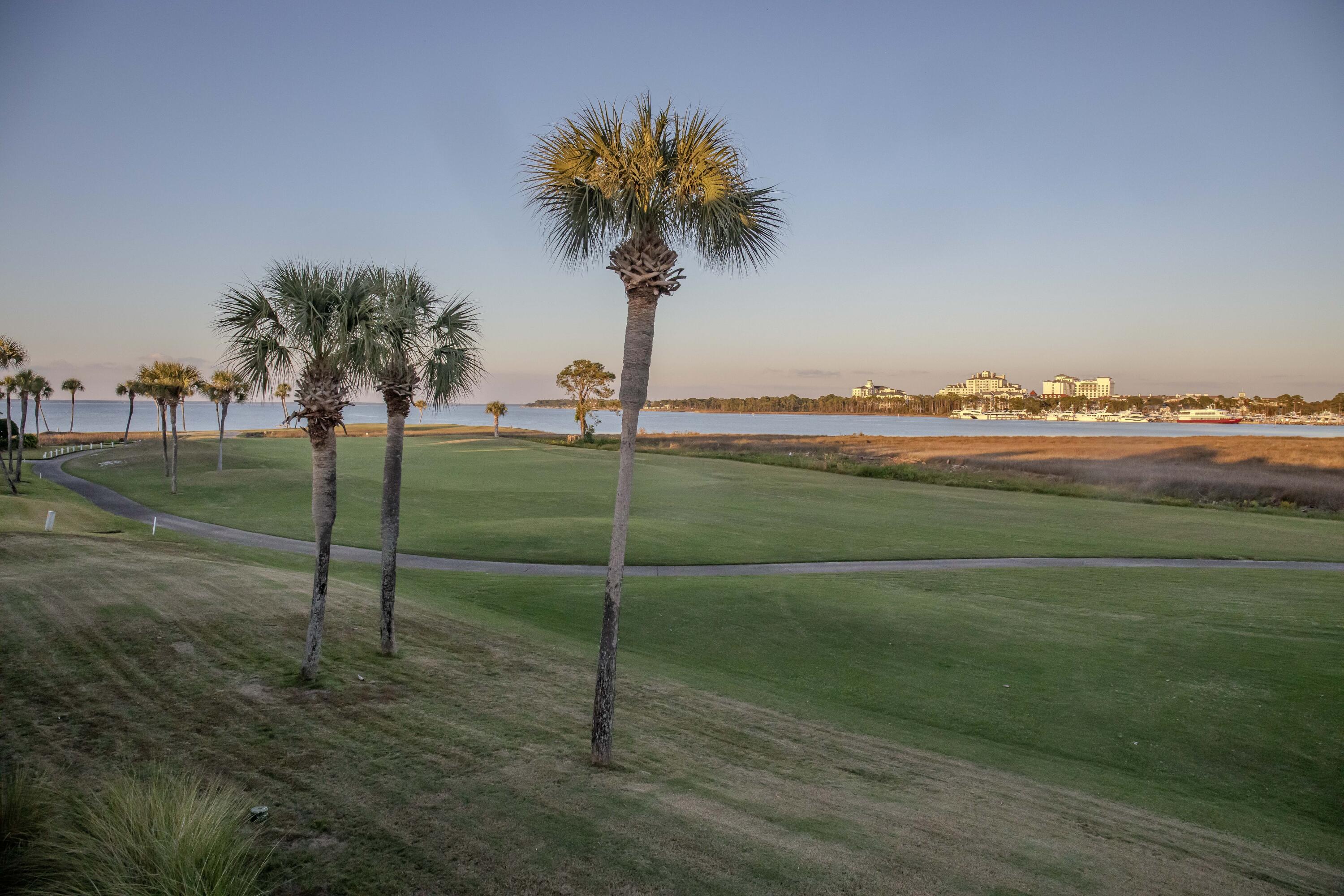 HARBOUR POINT CONDO - Residential