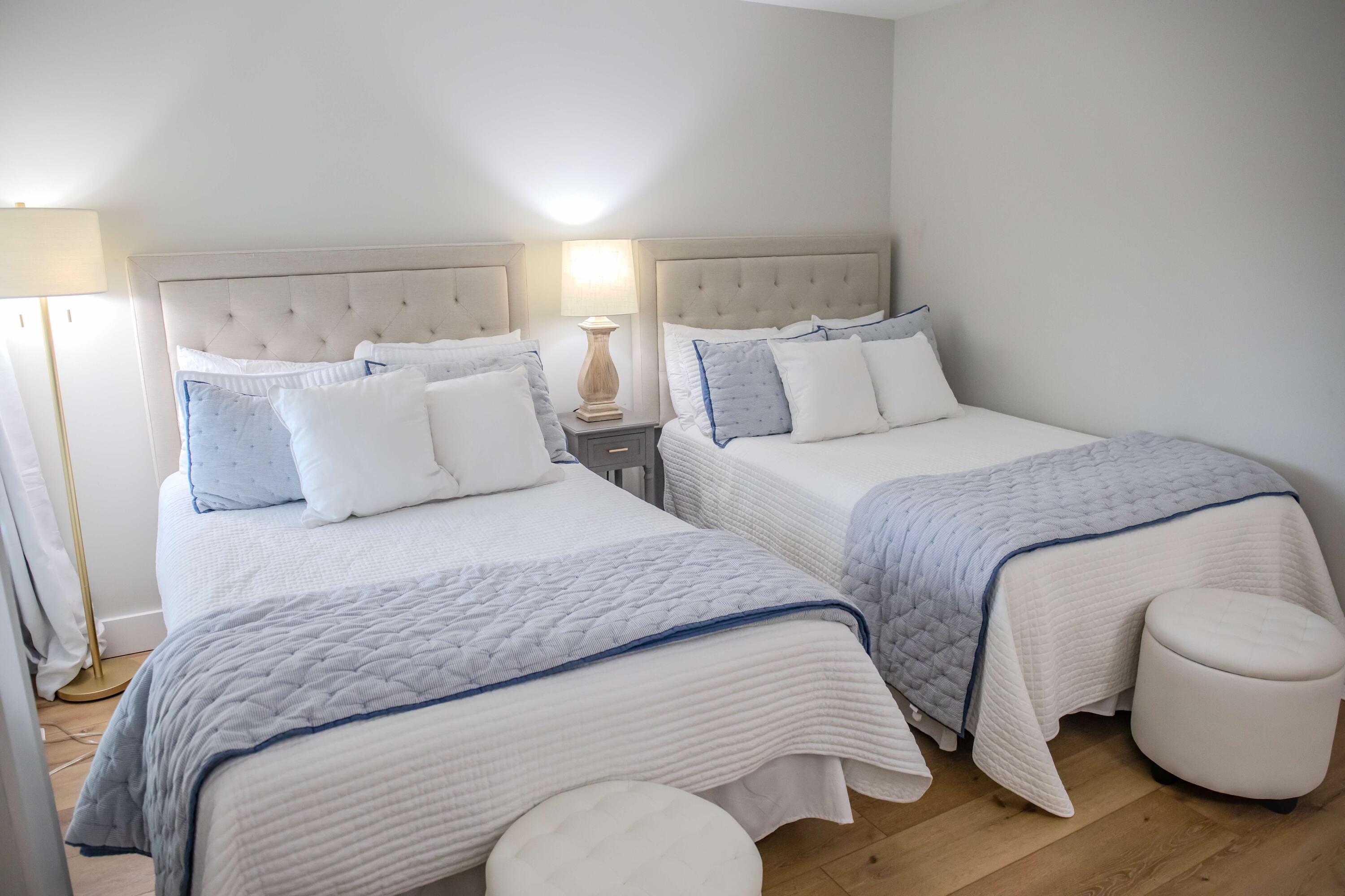 HARBOUR POINT CONDO - Residential