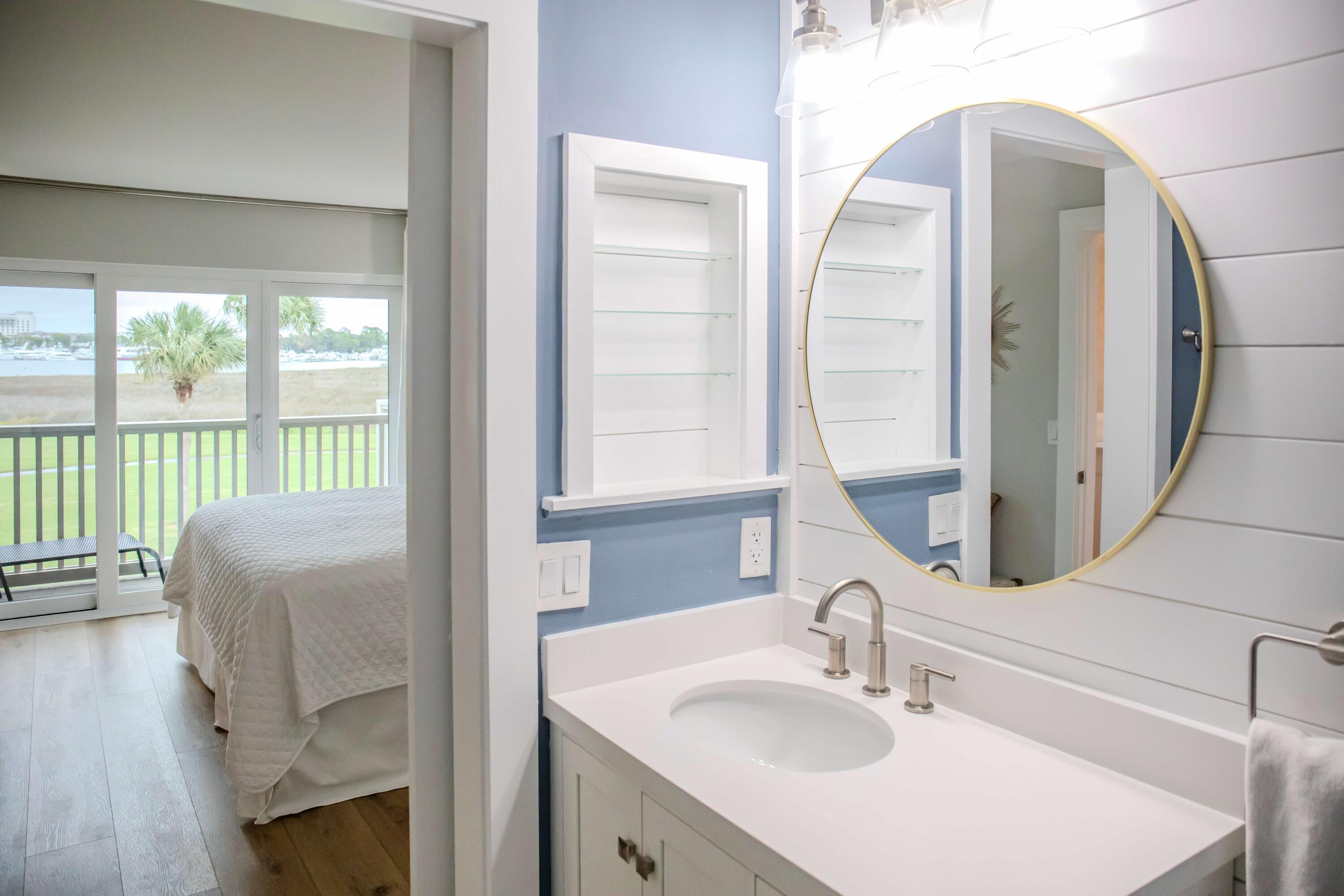 HARBOUR POINT CONDO - Residential