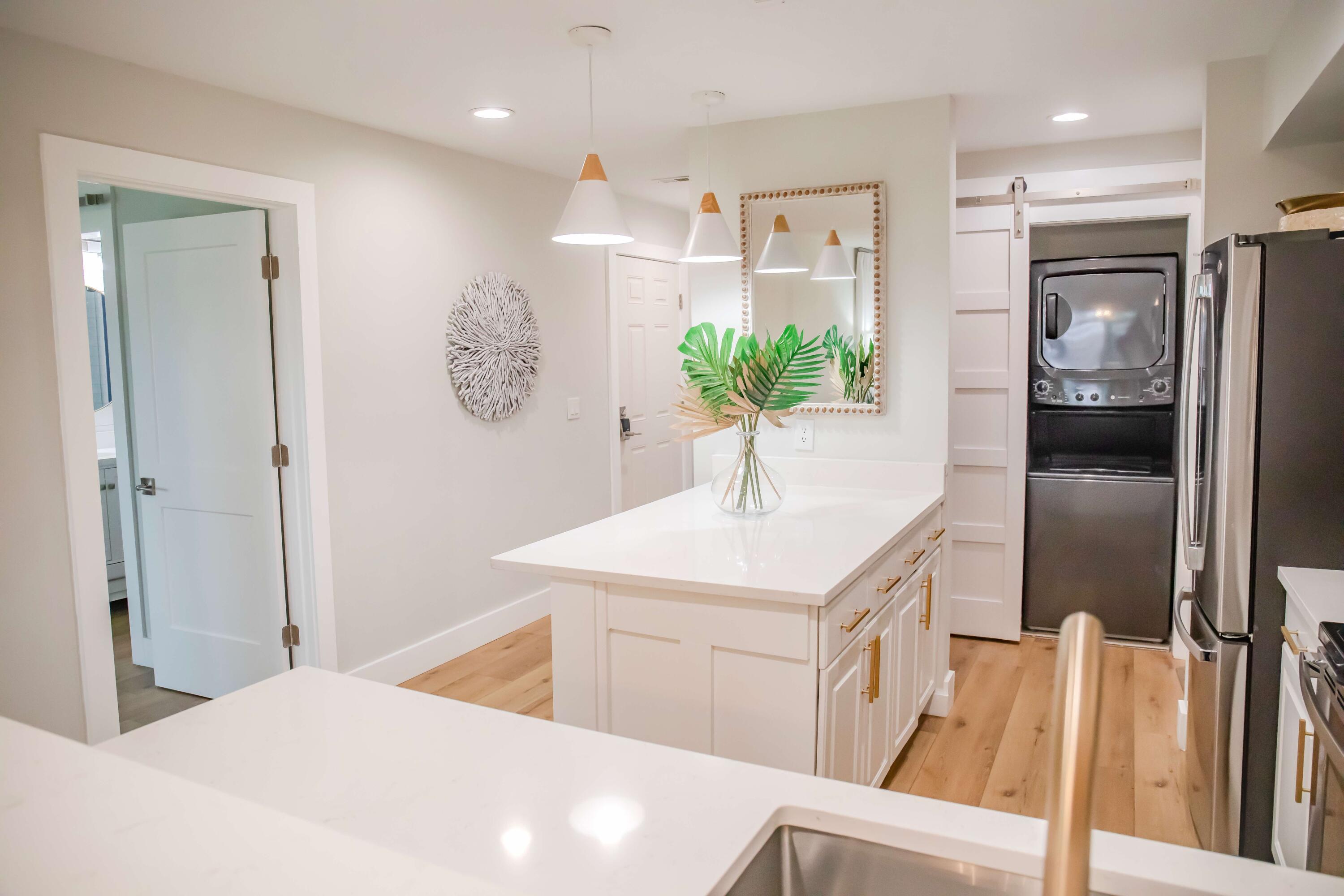 HARBOUR POINT CONDO - Residential