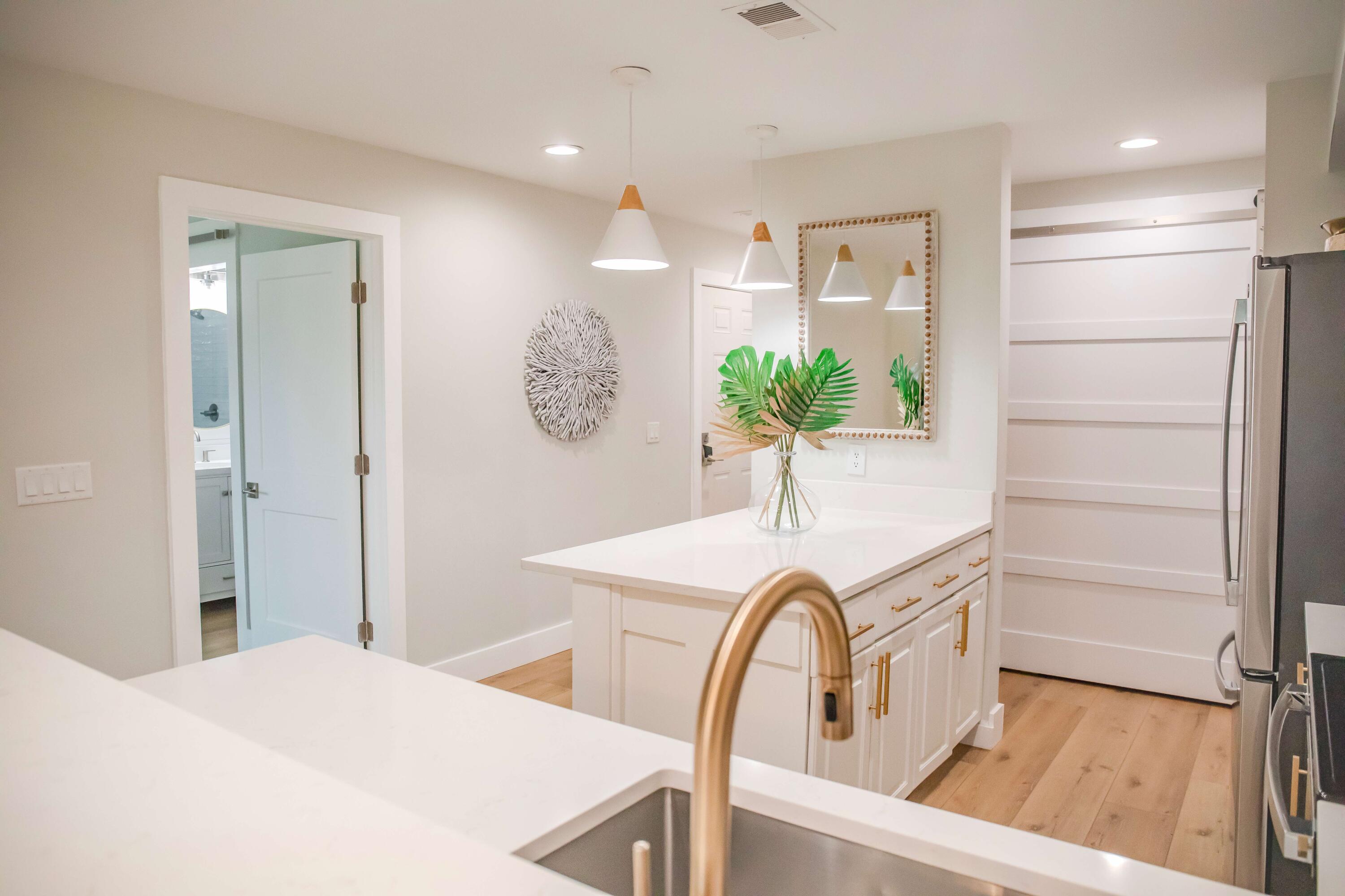 HARBOUR POINT CONDO - Residential