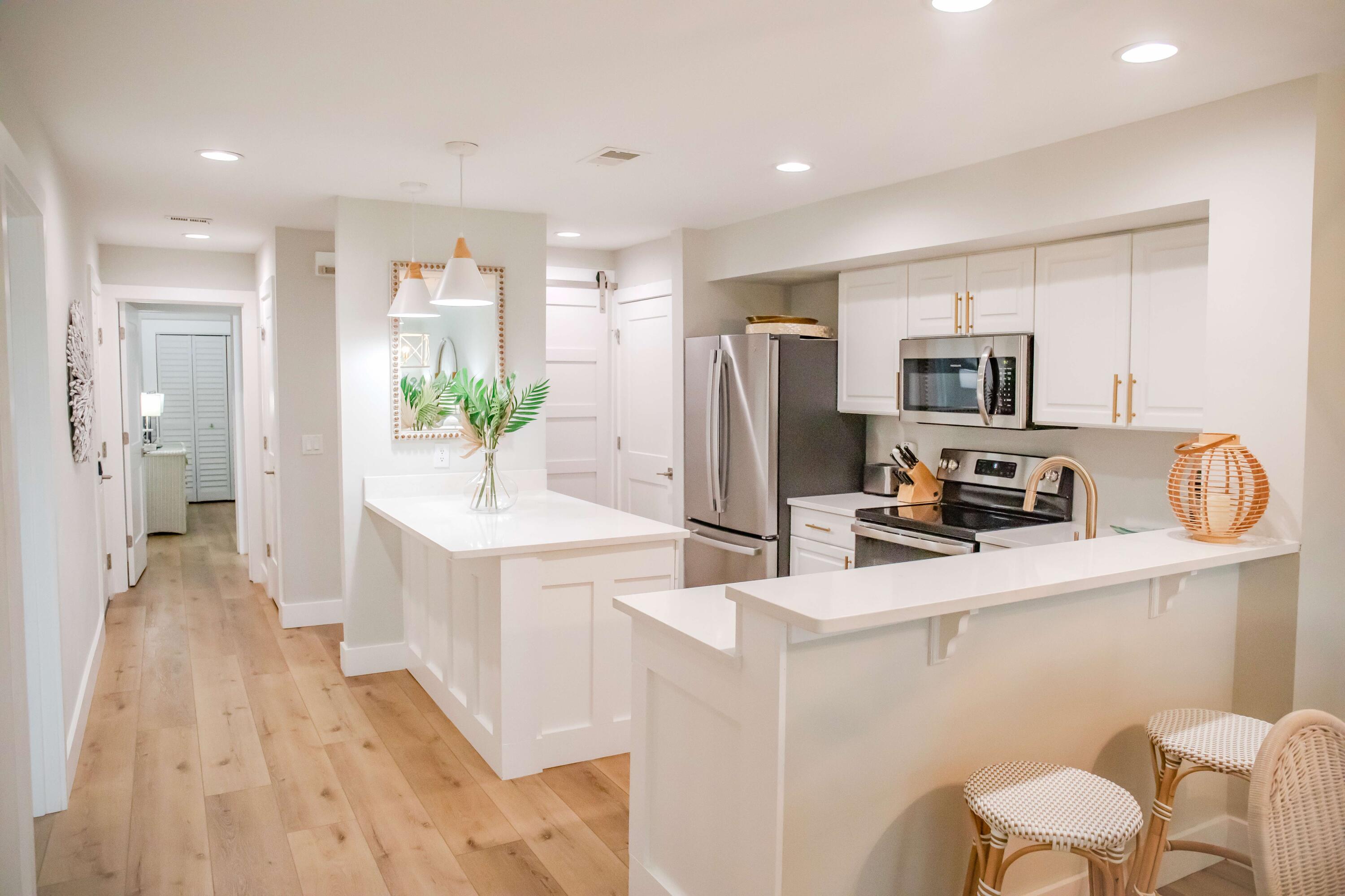 HARBOUR POINT CONDO - Residential