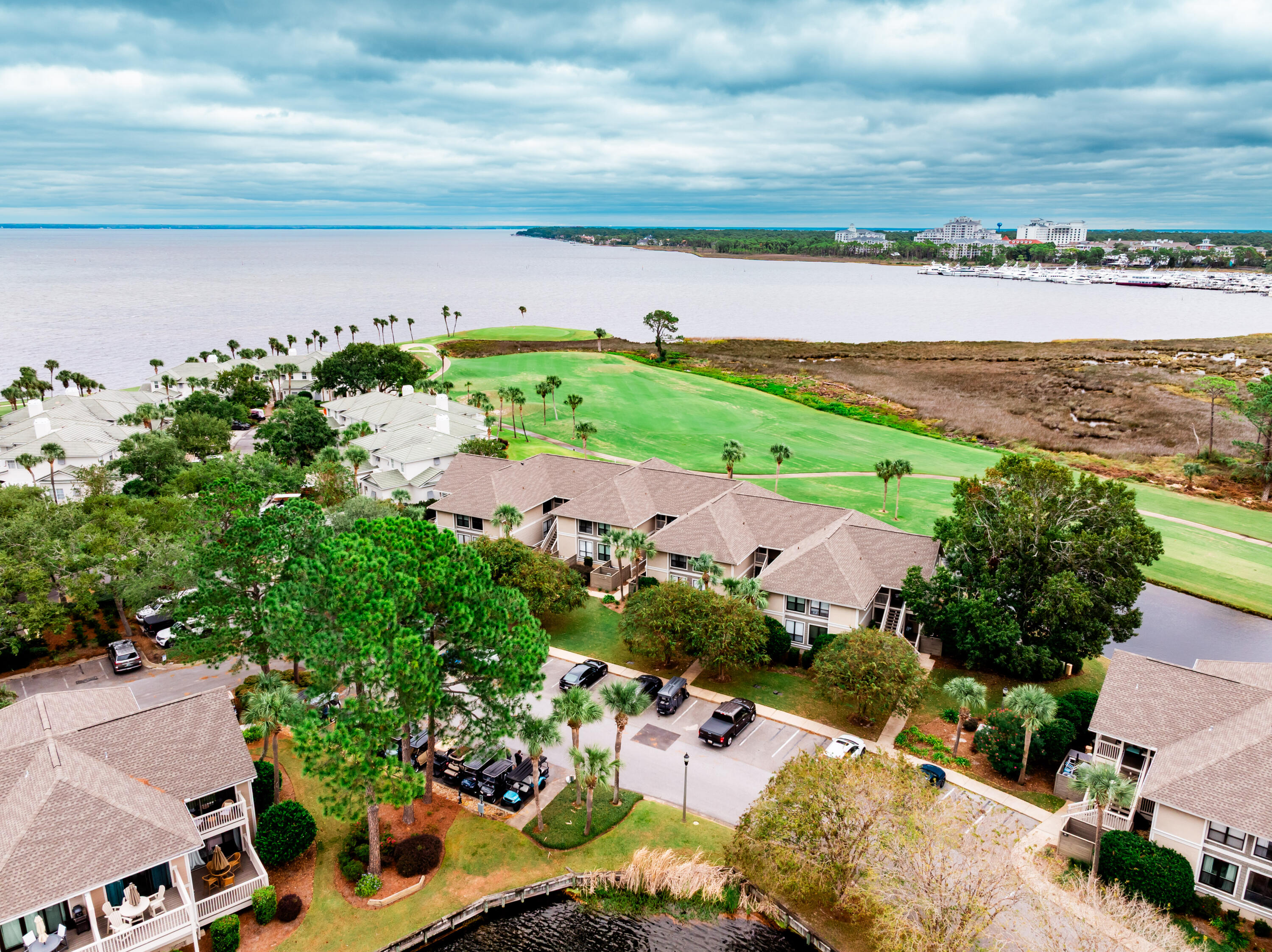 HARBOUR POINT CONDO - Residential