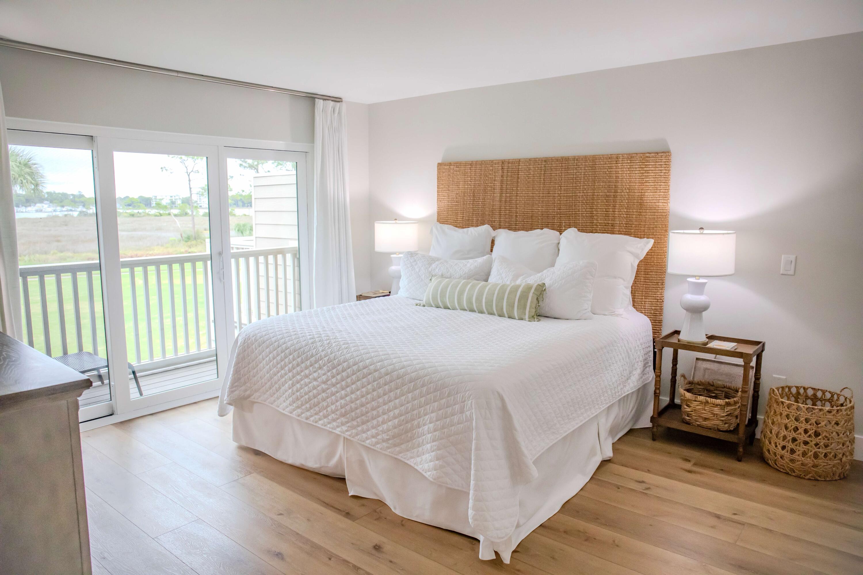 HARBOUR POINT CONDO - Residential