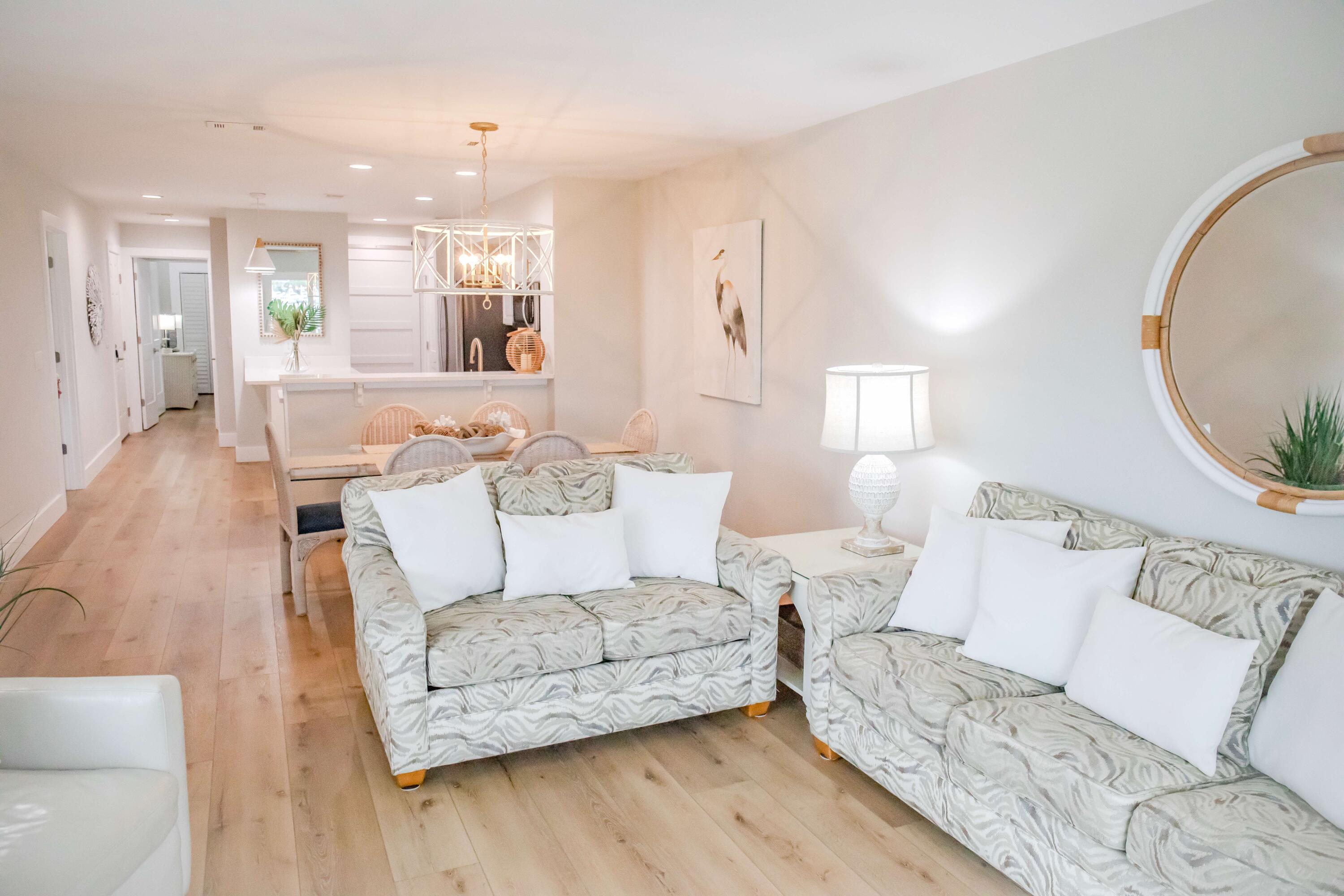 HARBOUR POINT CONDO - Residential