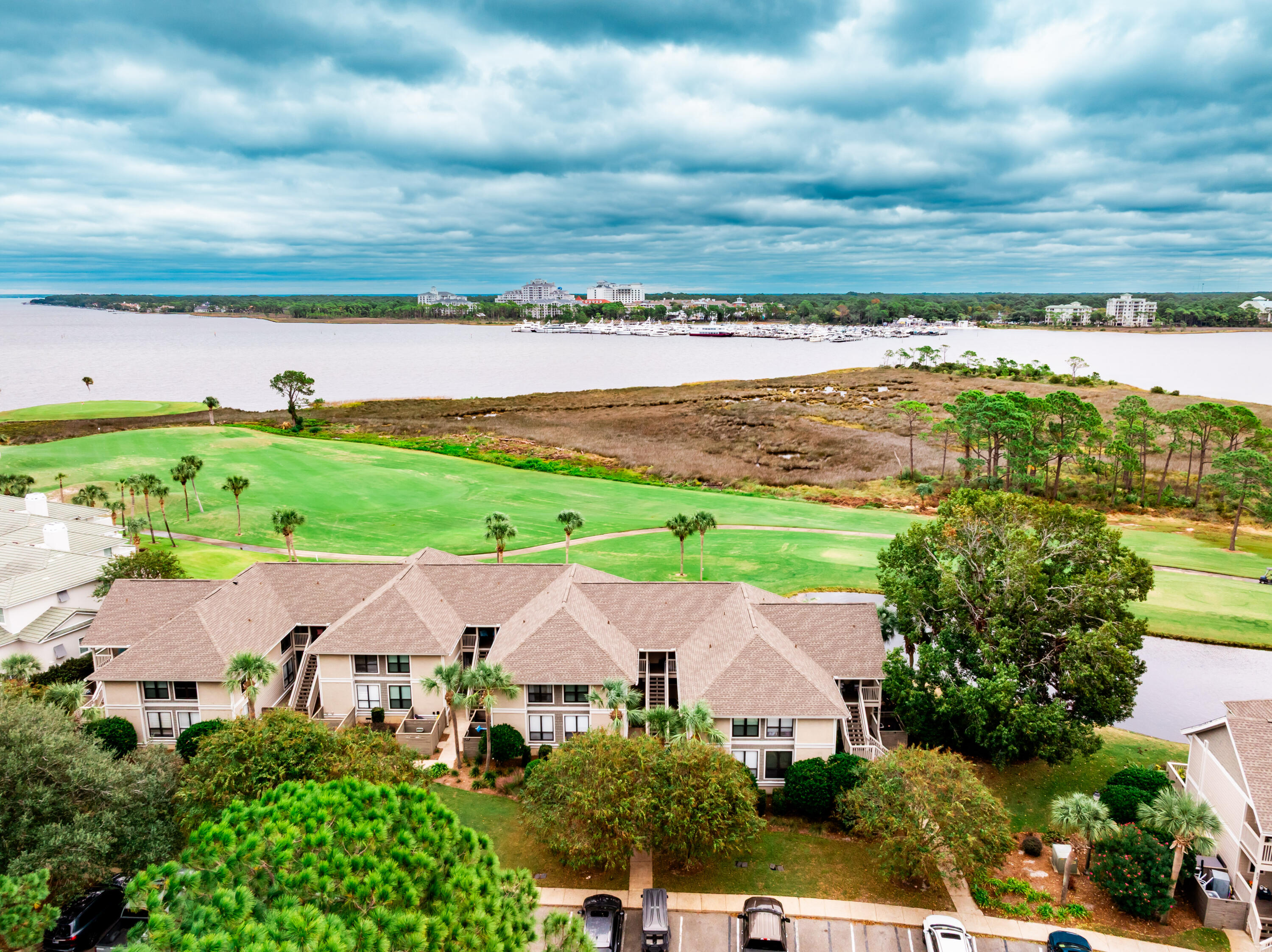 HARBOUR POINT CONDO - Residential