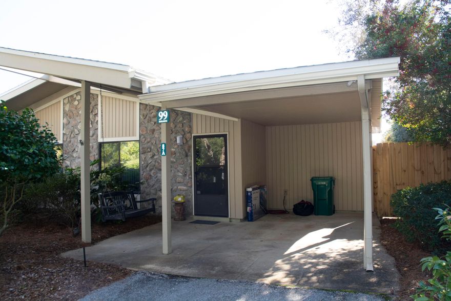 Don't miss out on this charming 2-bedroom, 2 Bath villa in the Seascape Resort Tennis Village.  Seascape residences and vacationers alike enjoy the conveniences of three tennis courts, community pool, golf, nearby retail and dining and the white sandy beaches along the Gulf of Mexico. Tennis Village is an excellent real estate investment opportunity. Whether you are looking for a second / vacation home or income producing rental property, then look no further.