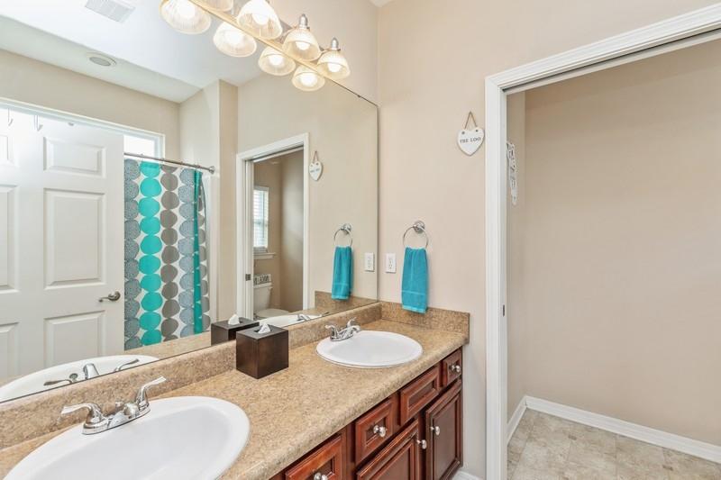 HERITAGE MANOR - Residential