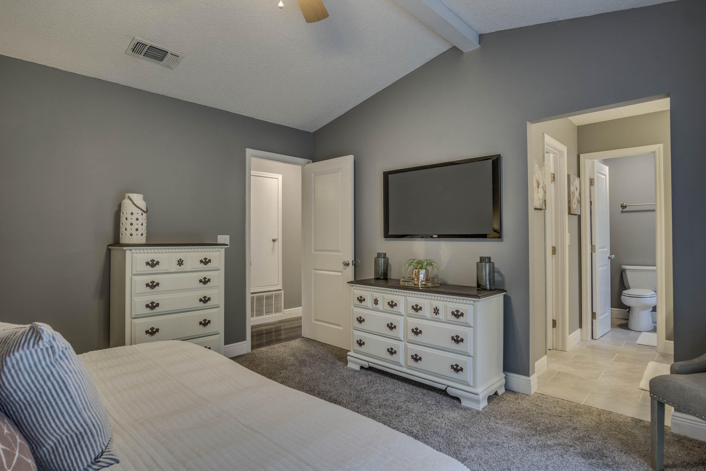 MEADOW WOODS - Residential