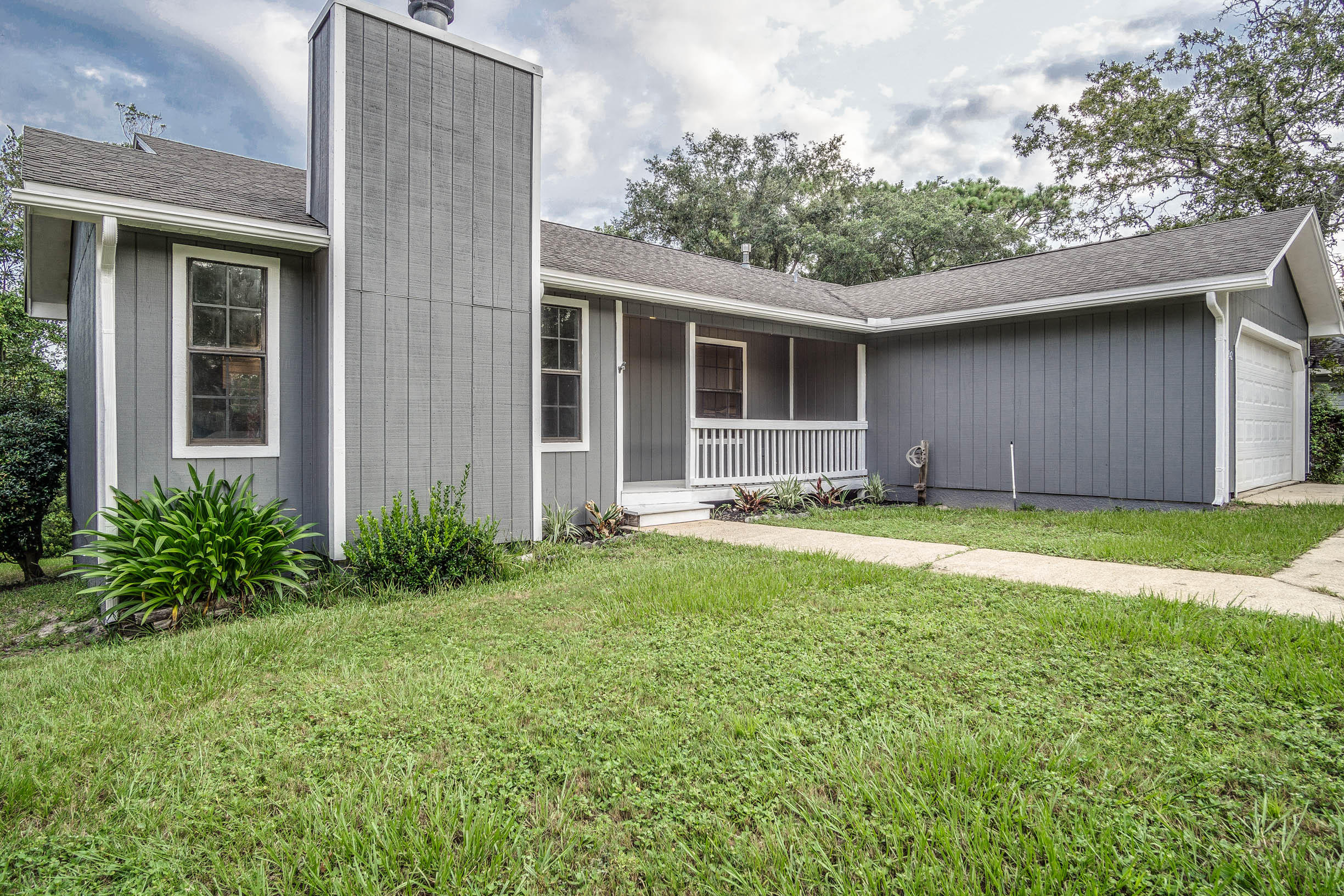 MEADOW WOODS - Residential