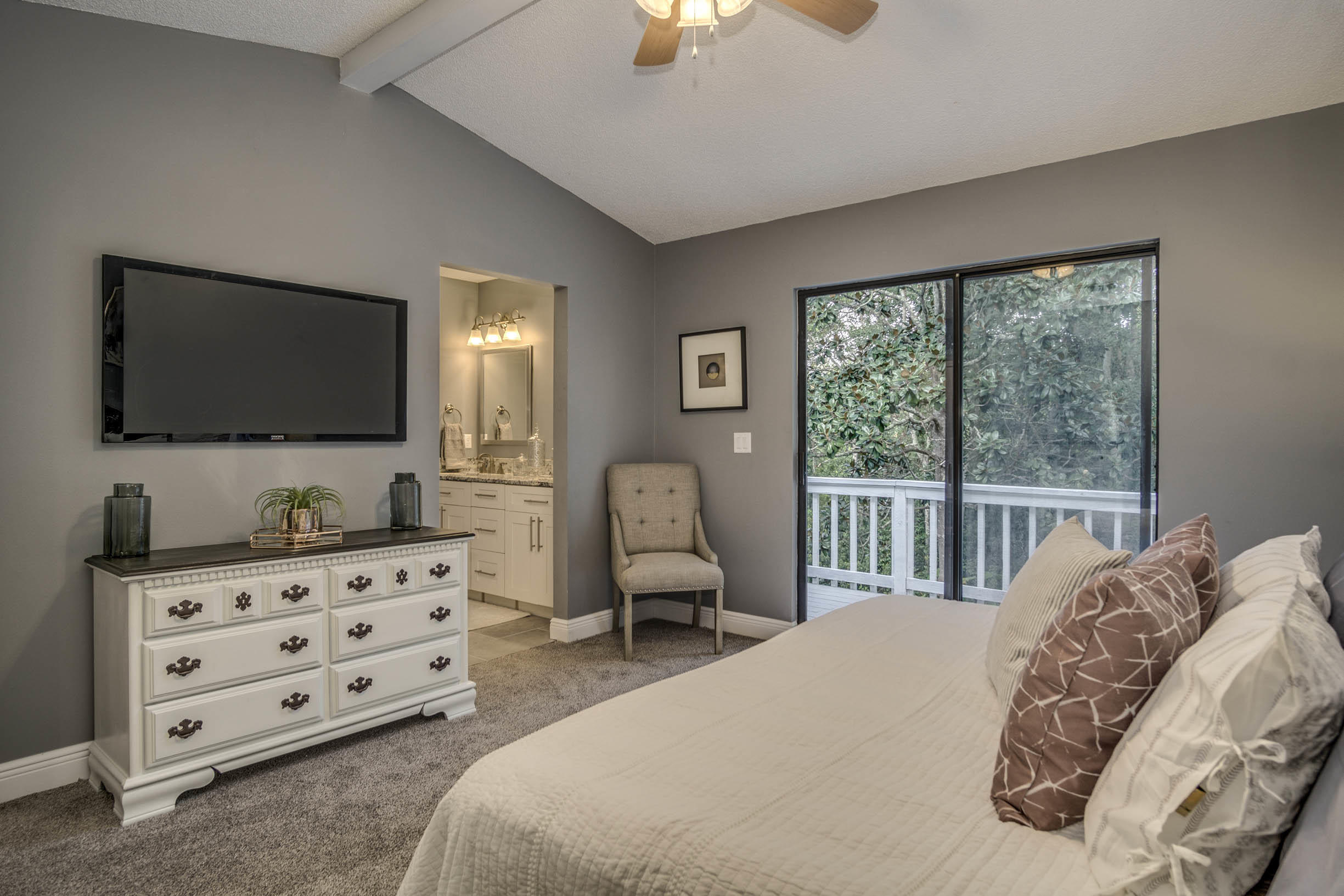 MEADOW WOODS - Residential