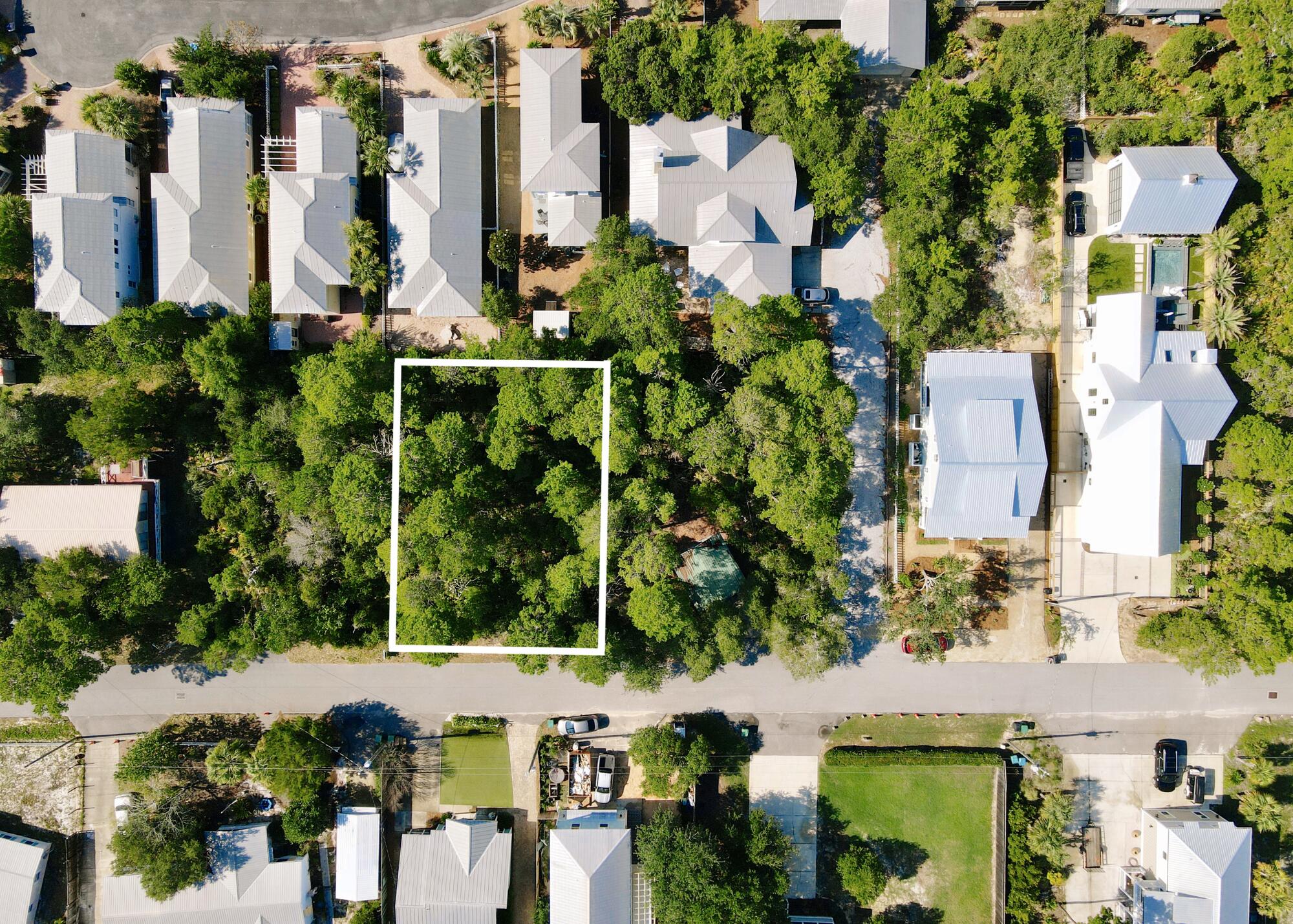 NO RECORDED SUBDIVISION - Land