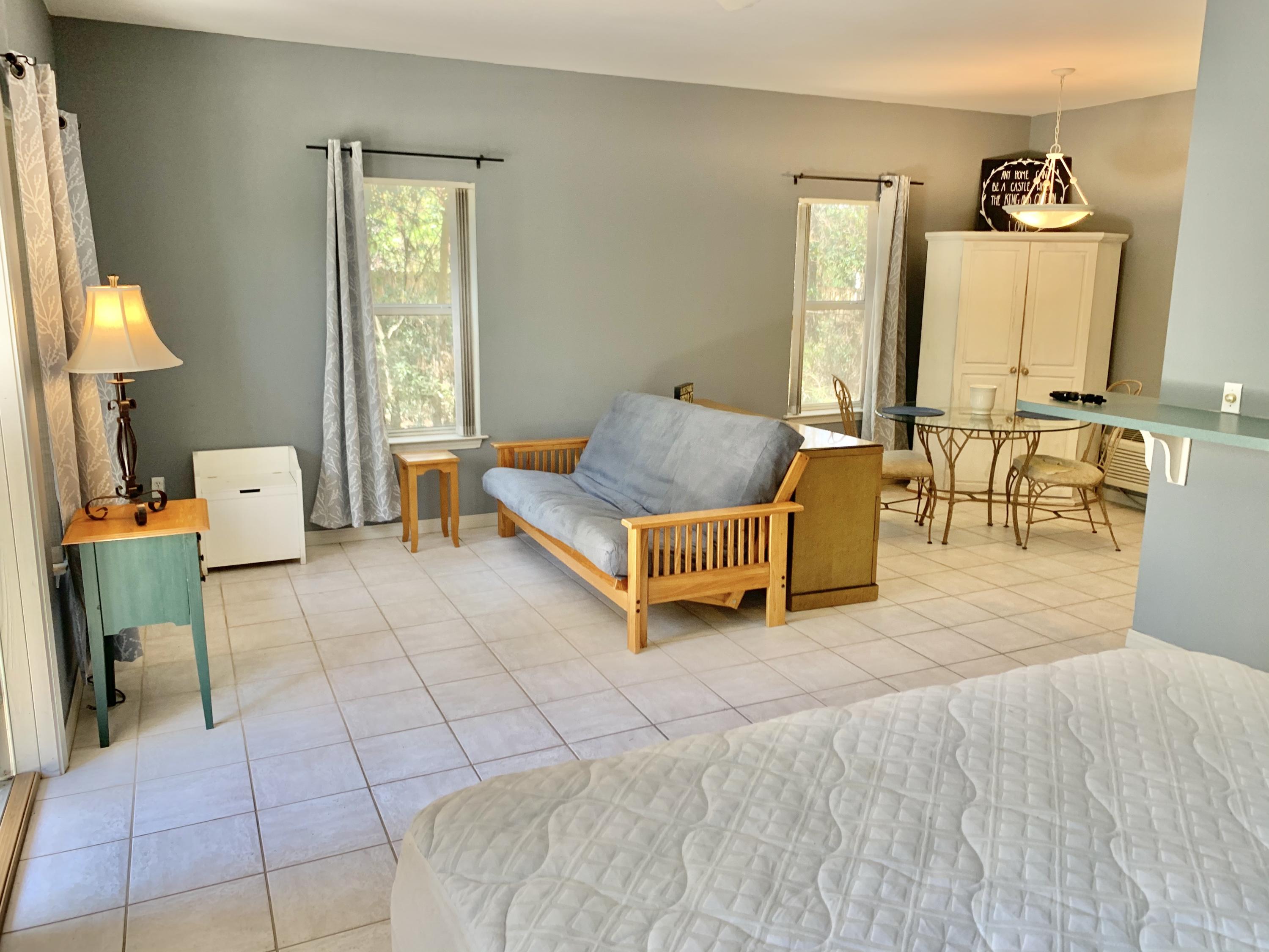 BEACH VIEW HEIGHTS UNREC - Residential Lease