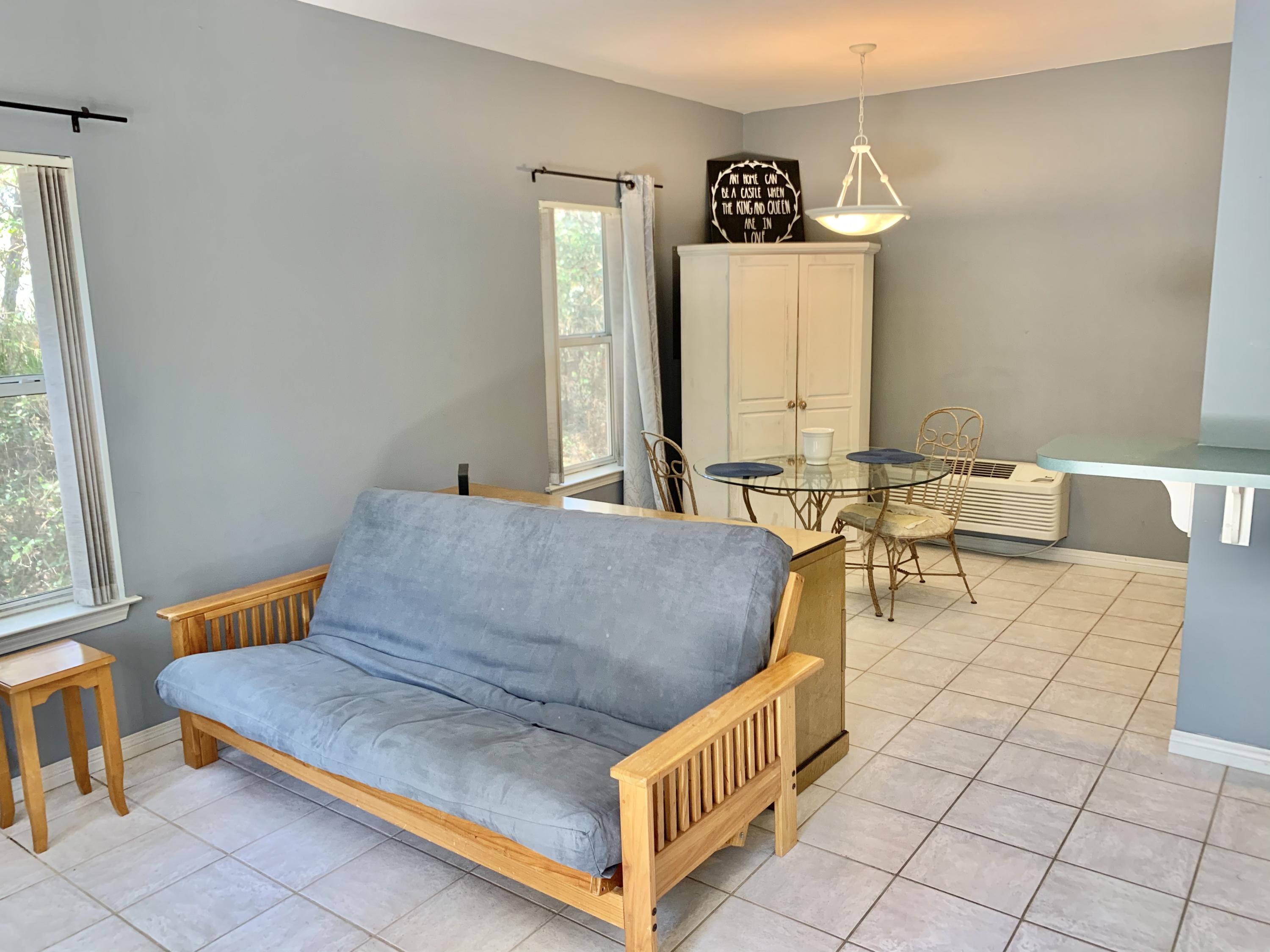 BEACH VIEW HEIGHTS UNREC - Residential Lease