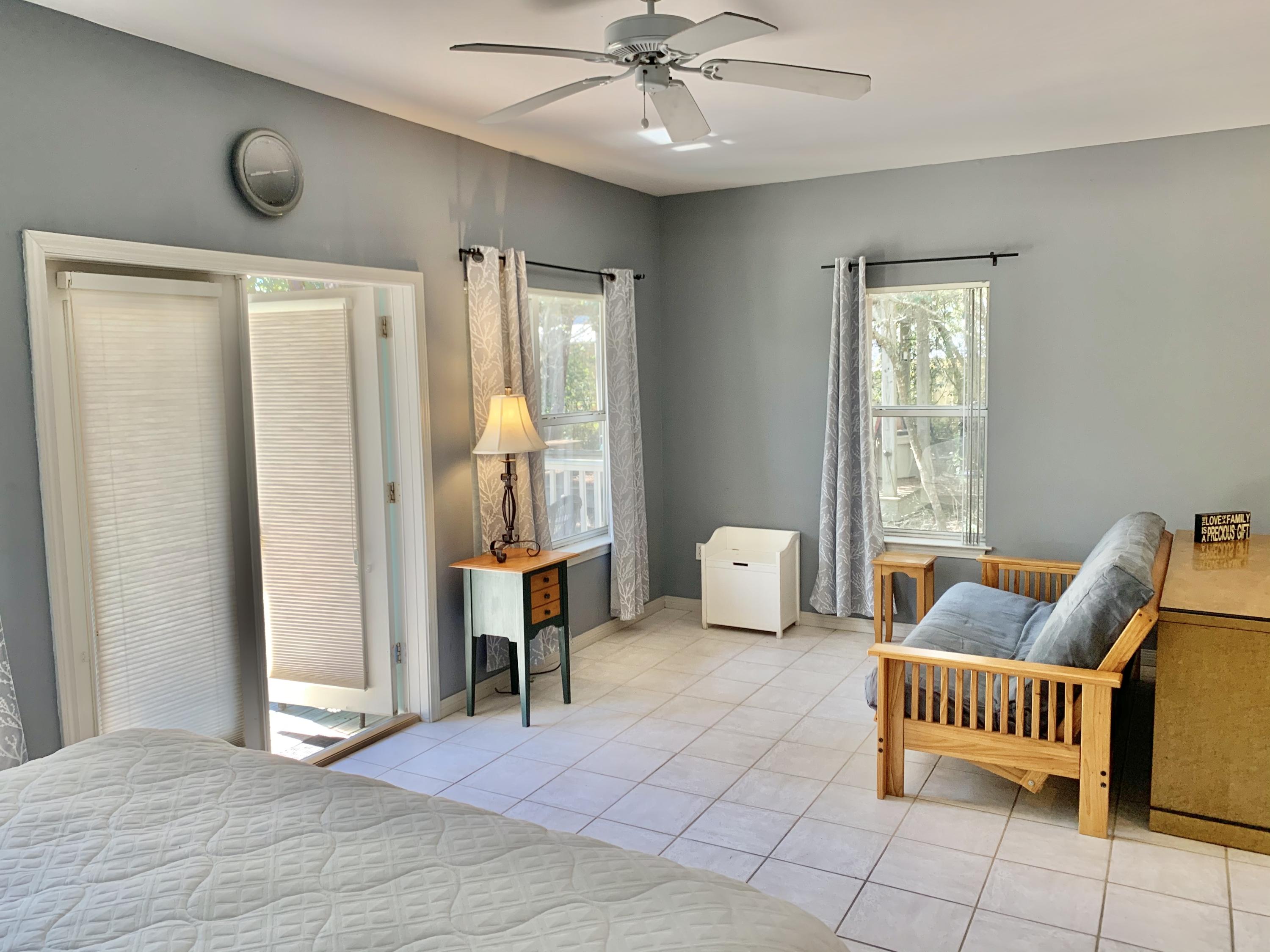 BEACH VIEW HEIGHTS UNREC - Residential Lease