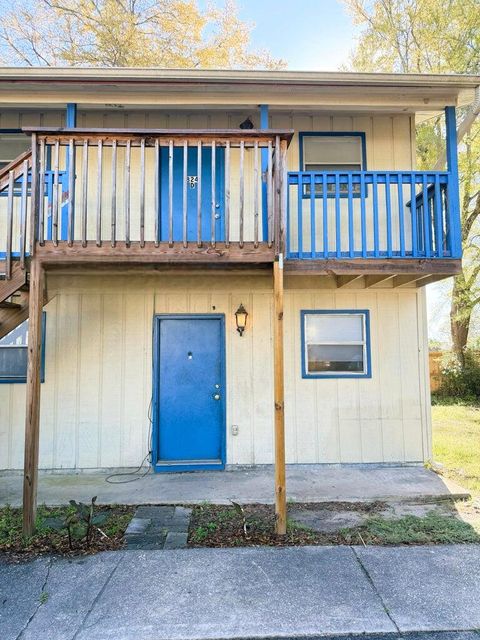 Photo of 824 Tanager Road #B, Fort Walton Beach, FL 32547 (MLS # 988418) Photo of 824 Tanager Road #B, Fort Walton Beach, FL 32547 (MLS # 988418)