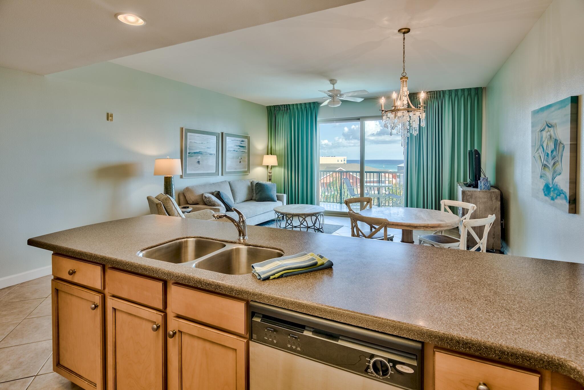 BEACH RESORT CONDOMINIUM - Residential Lease