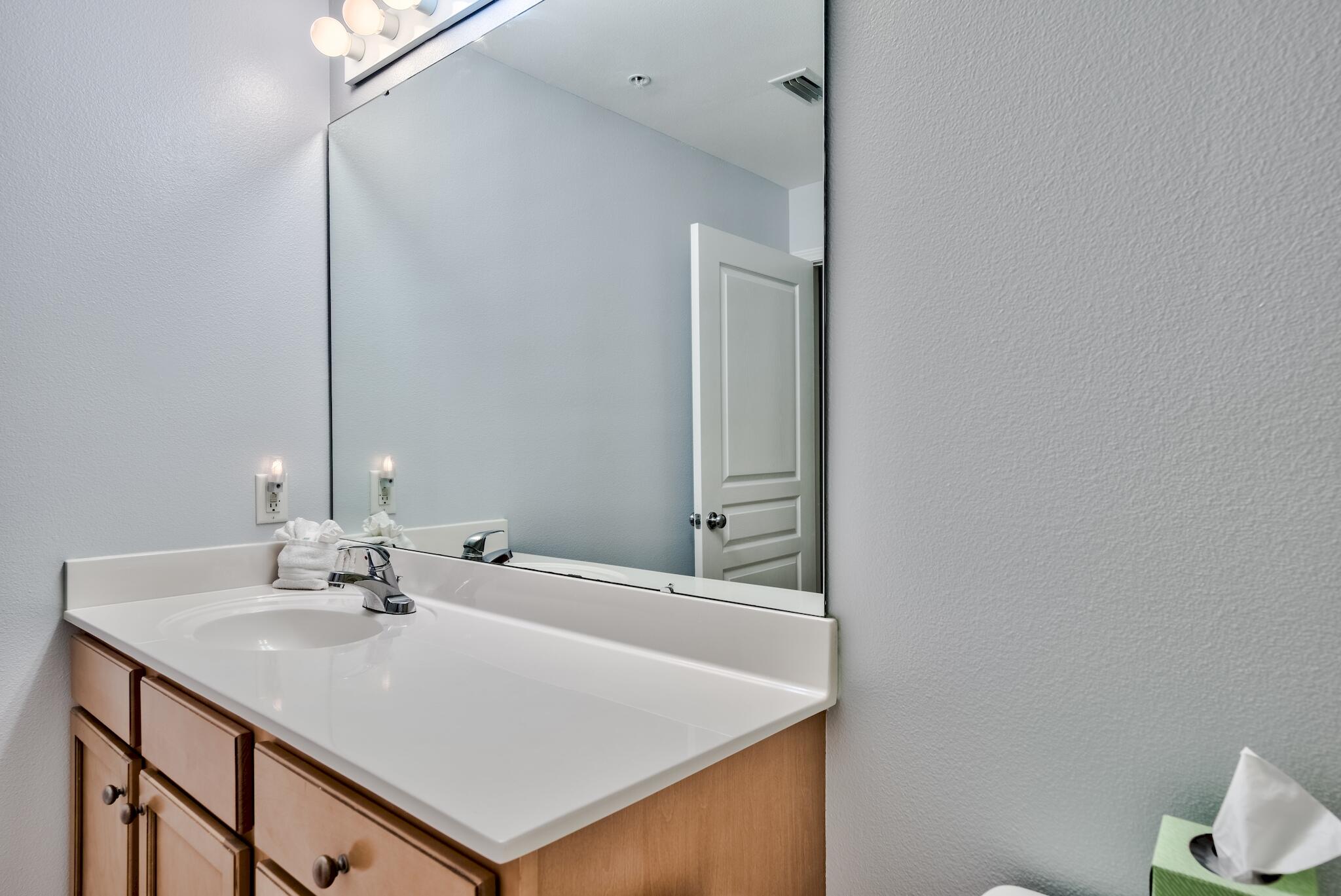 BEACH RESORT CONDOMINIUM - Residential Lease