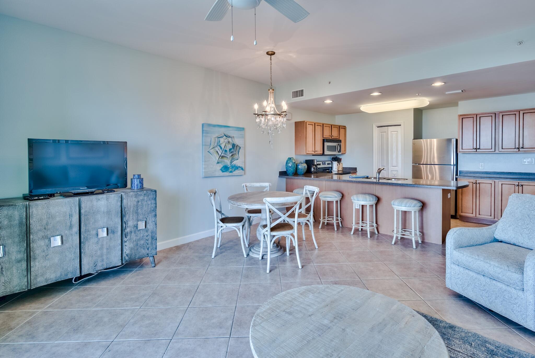 BEACH RESORT CONDOMINIUM - Residential Lease