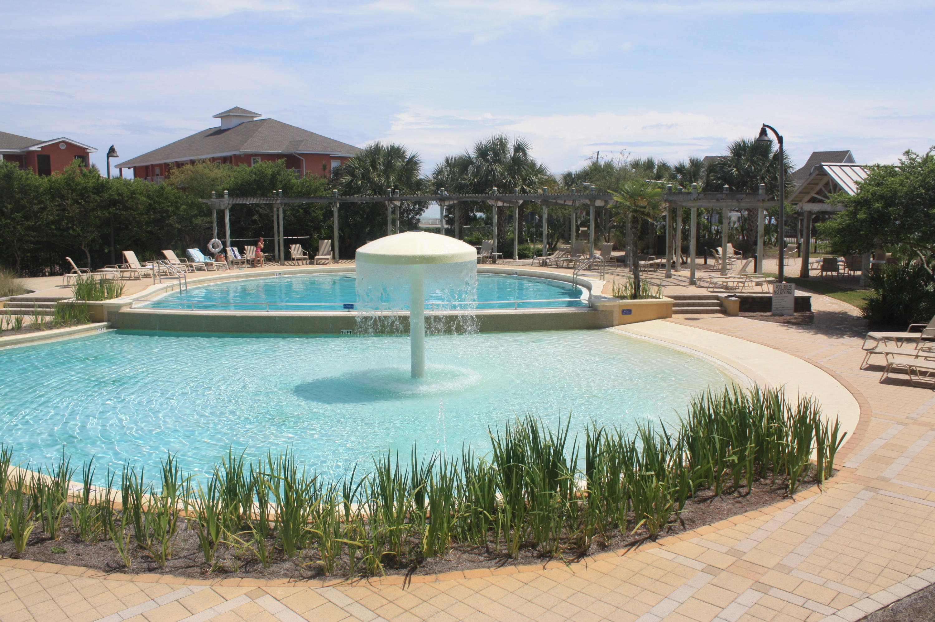 BEACH RESORT CONDOMINIUM - Residential Lease