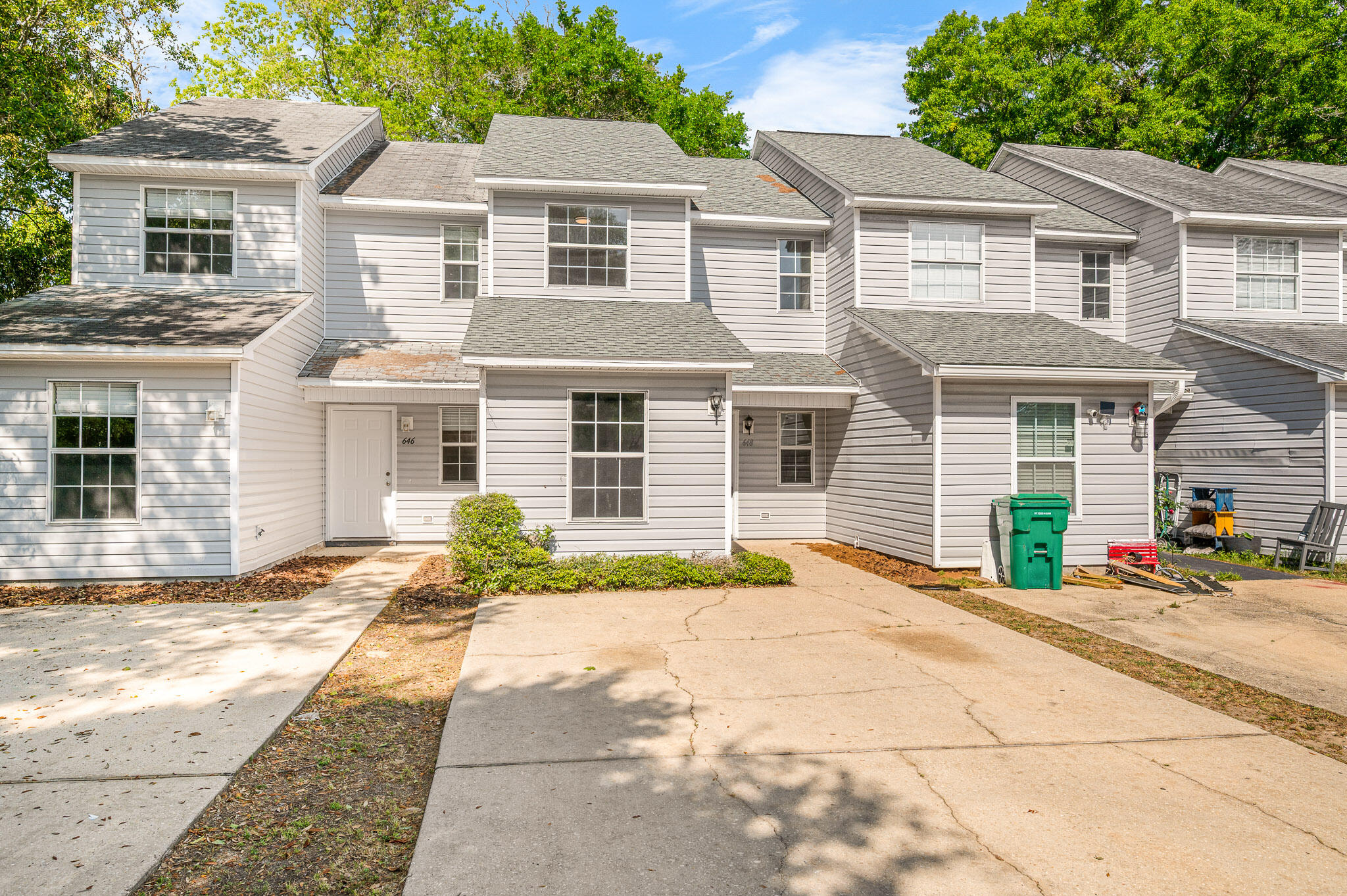 LiveOaks - Residential