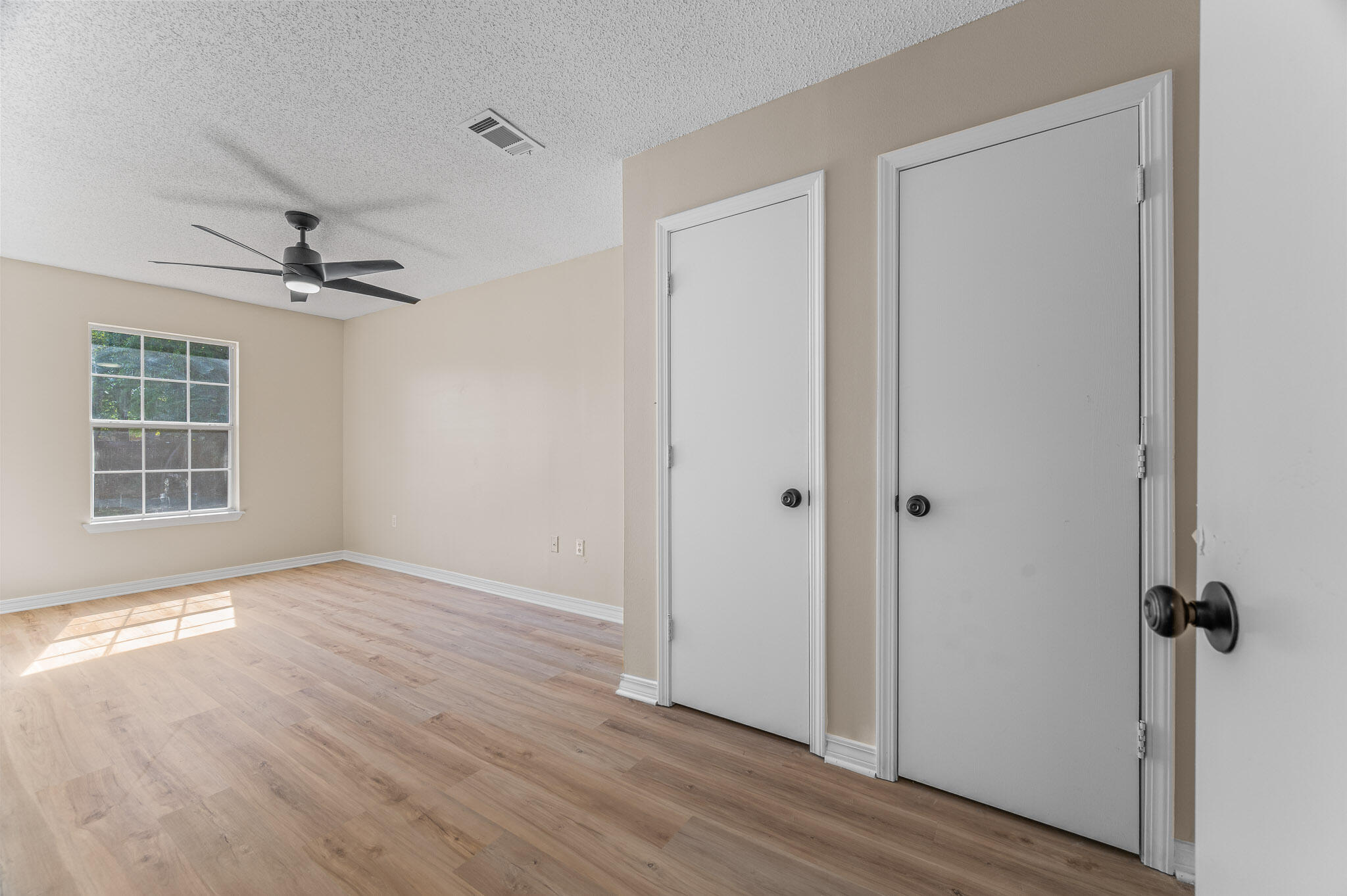 LiveOaks - Residential