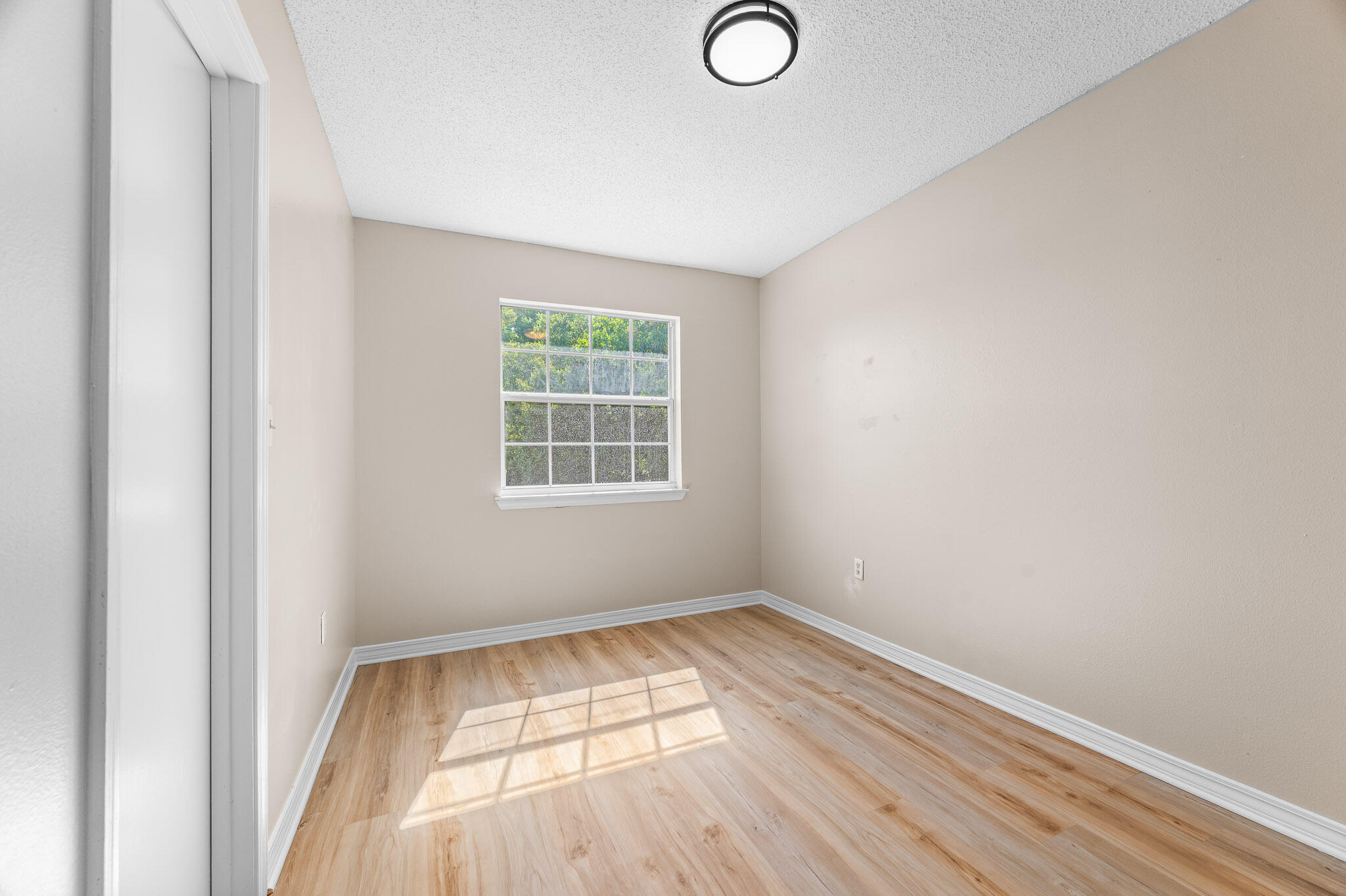 LiveOaks - Residential